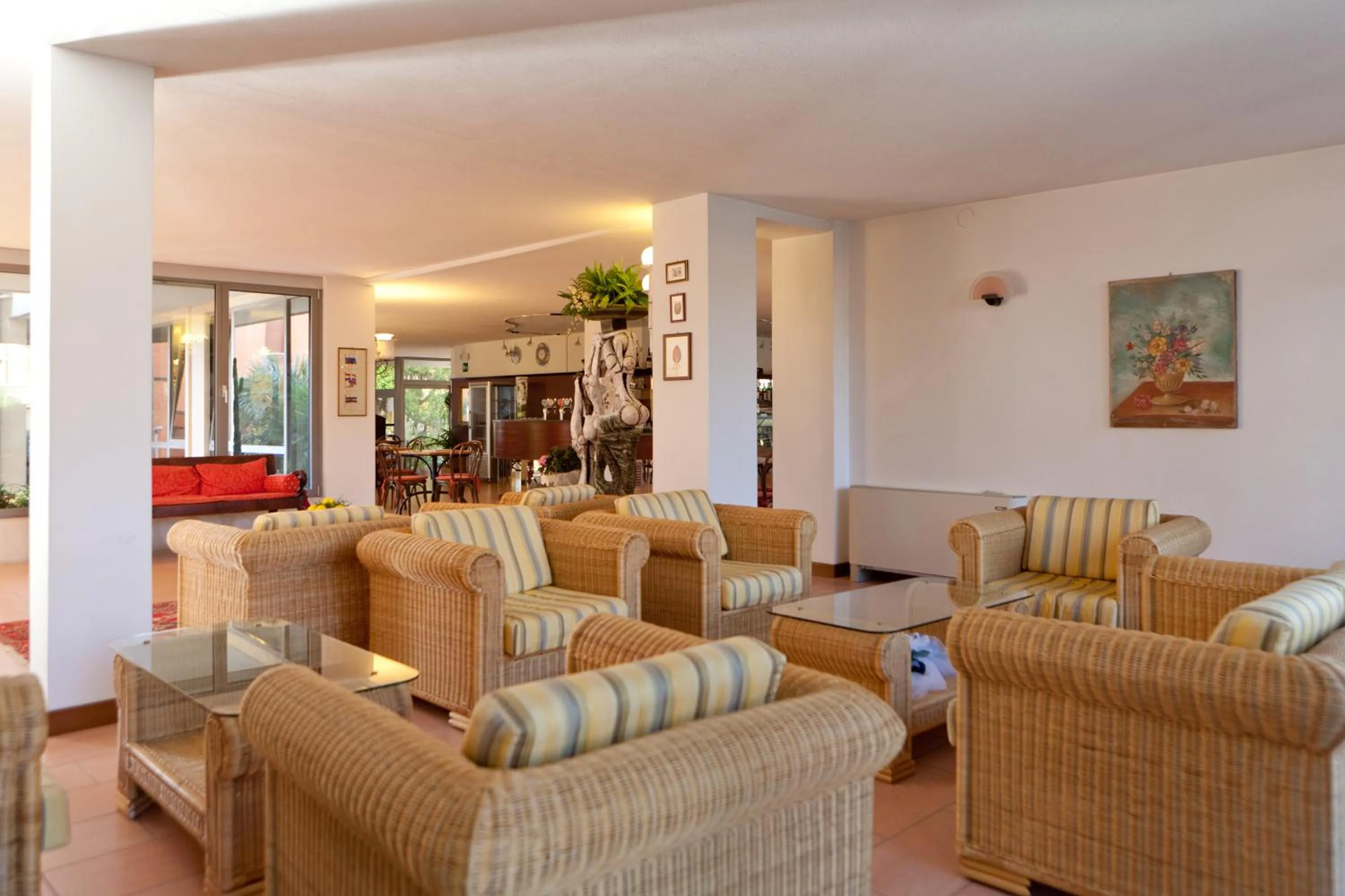 Communal lounge/ TV room in Hotel Idania