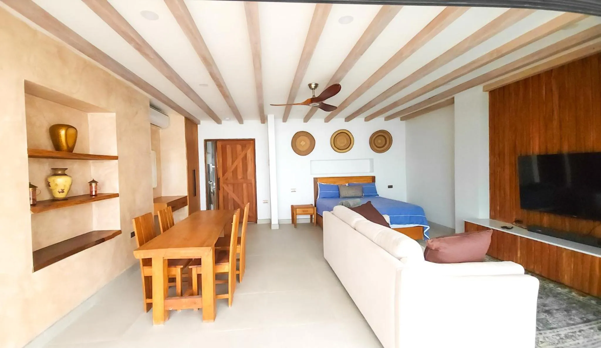 Photo of the whole room in Corazon De Baler