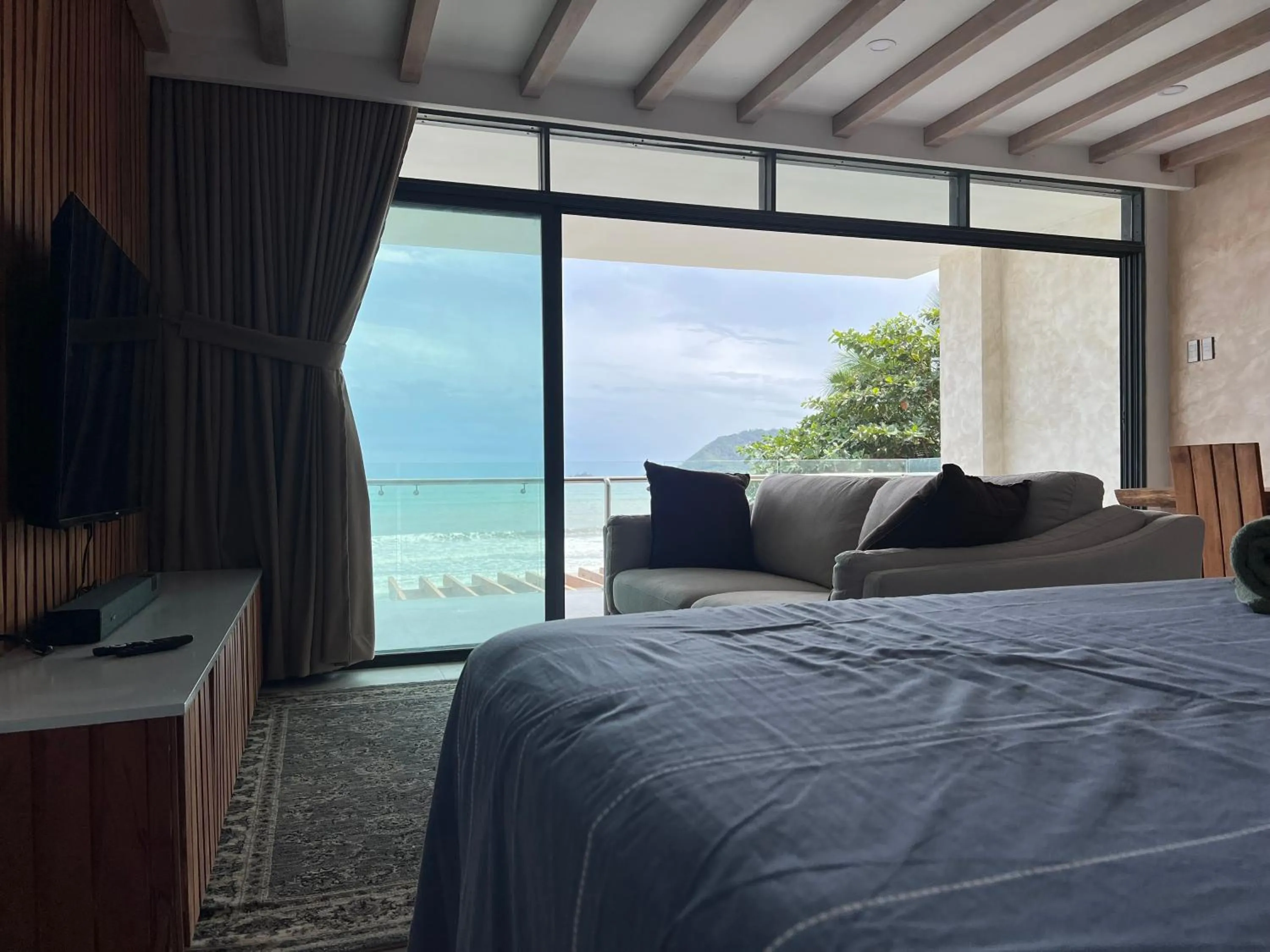 Bedroom, Bed in Corazon De Baler