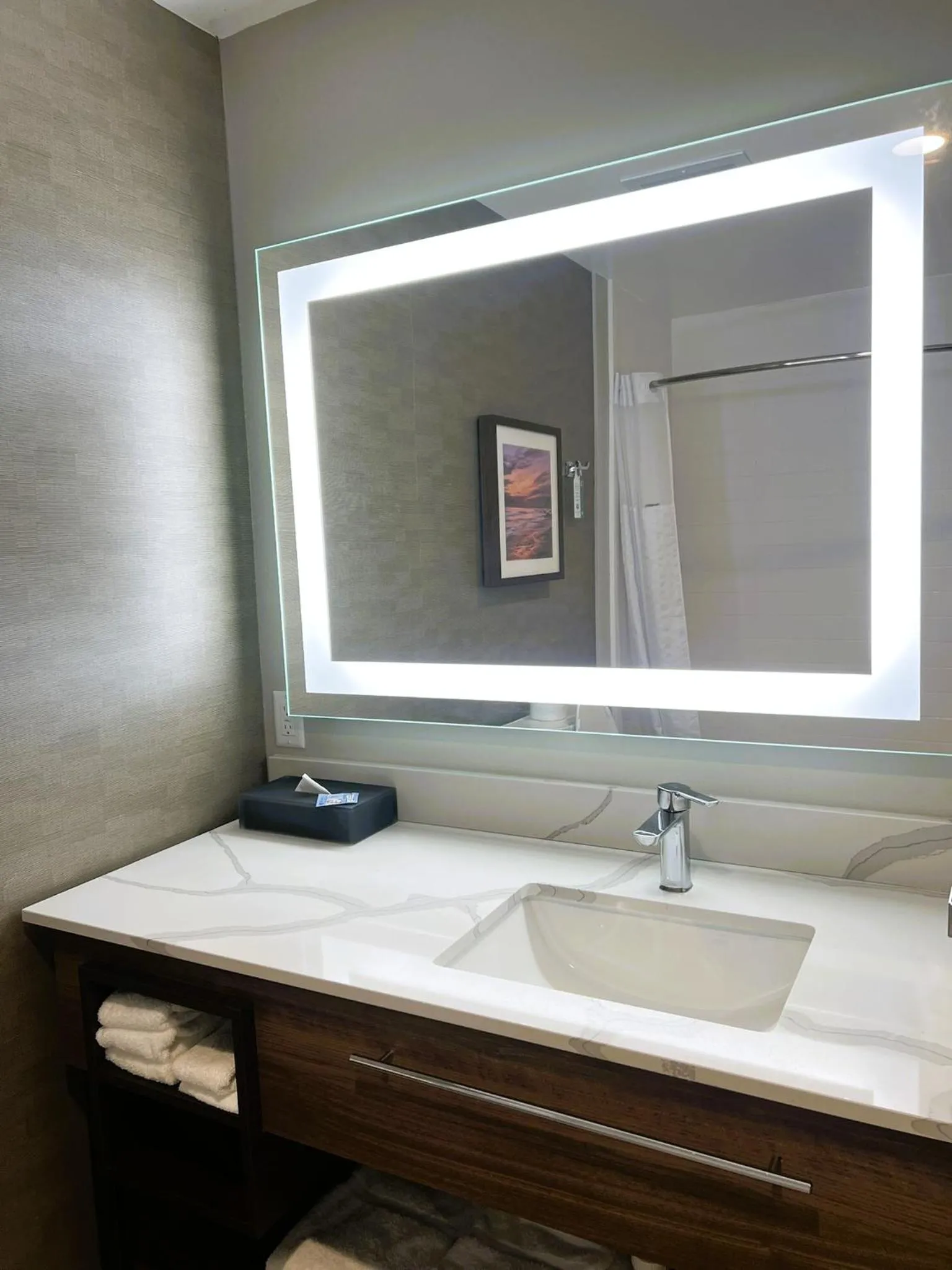 Bathroom in La Quinta Inn & Suites by Wyndham La Habra