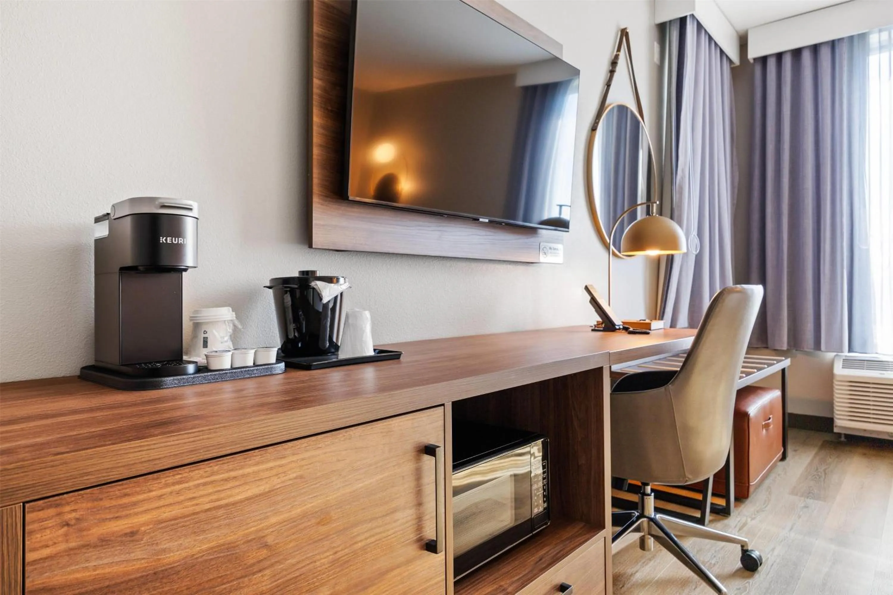 Photo of the whole room in La Quinta Inn & Suites by Wyndham La Habra