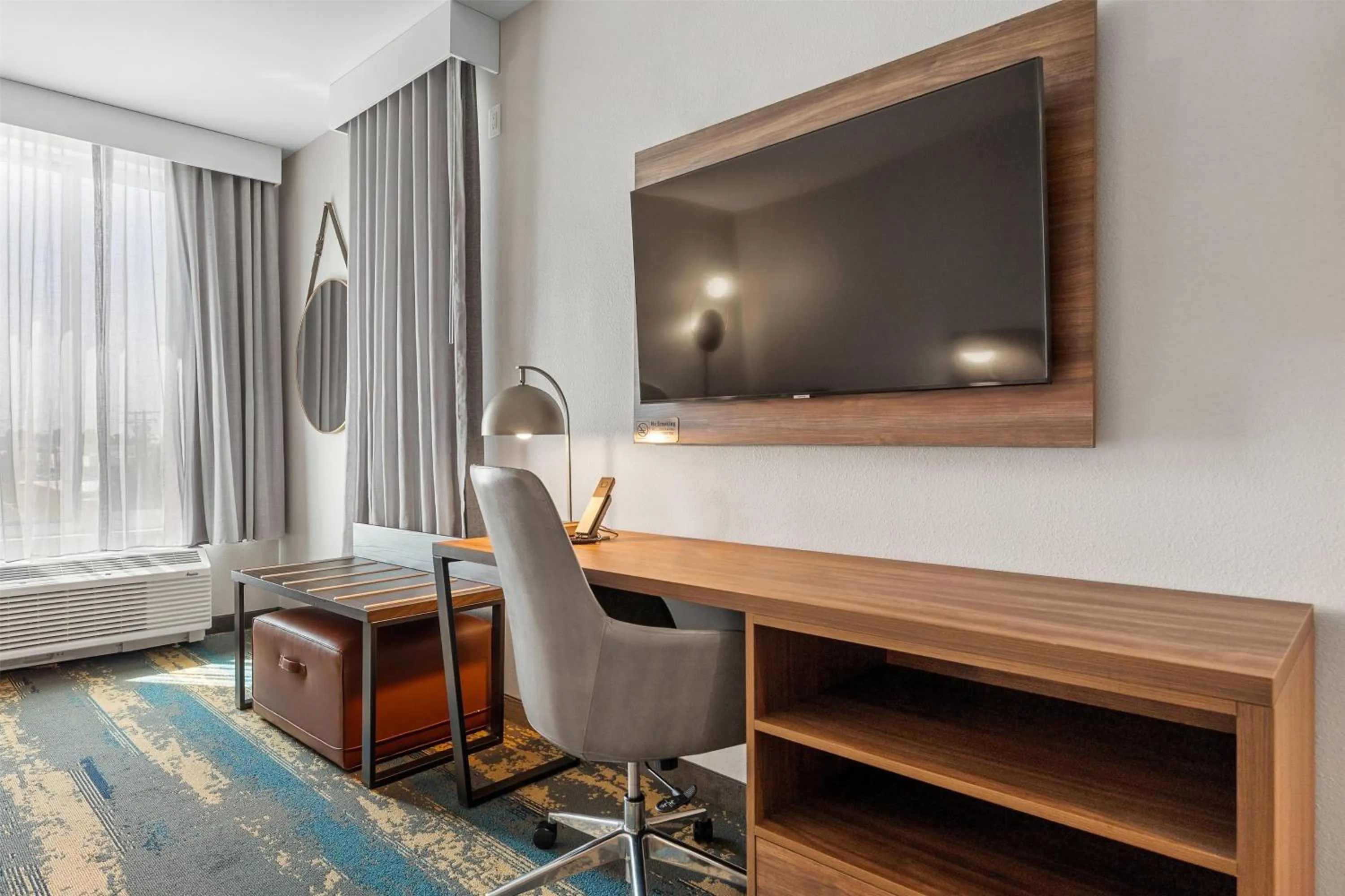 Photo of the whole room in La Quinta Inn & Suites by Wyndham La Habra