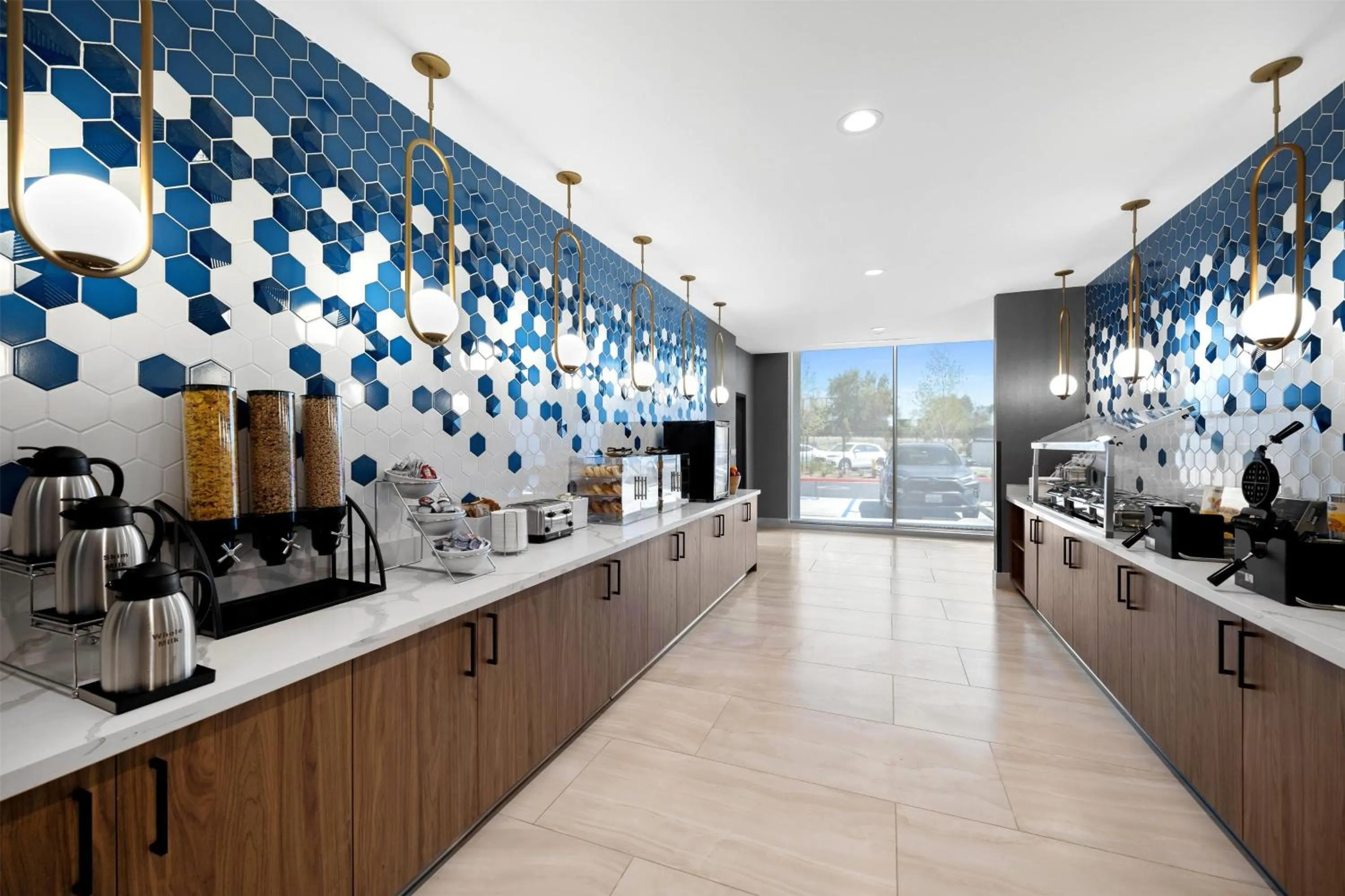 Restaurant/places to eat in La Quinta Inn & Suites by Wyndham La Habra