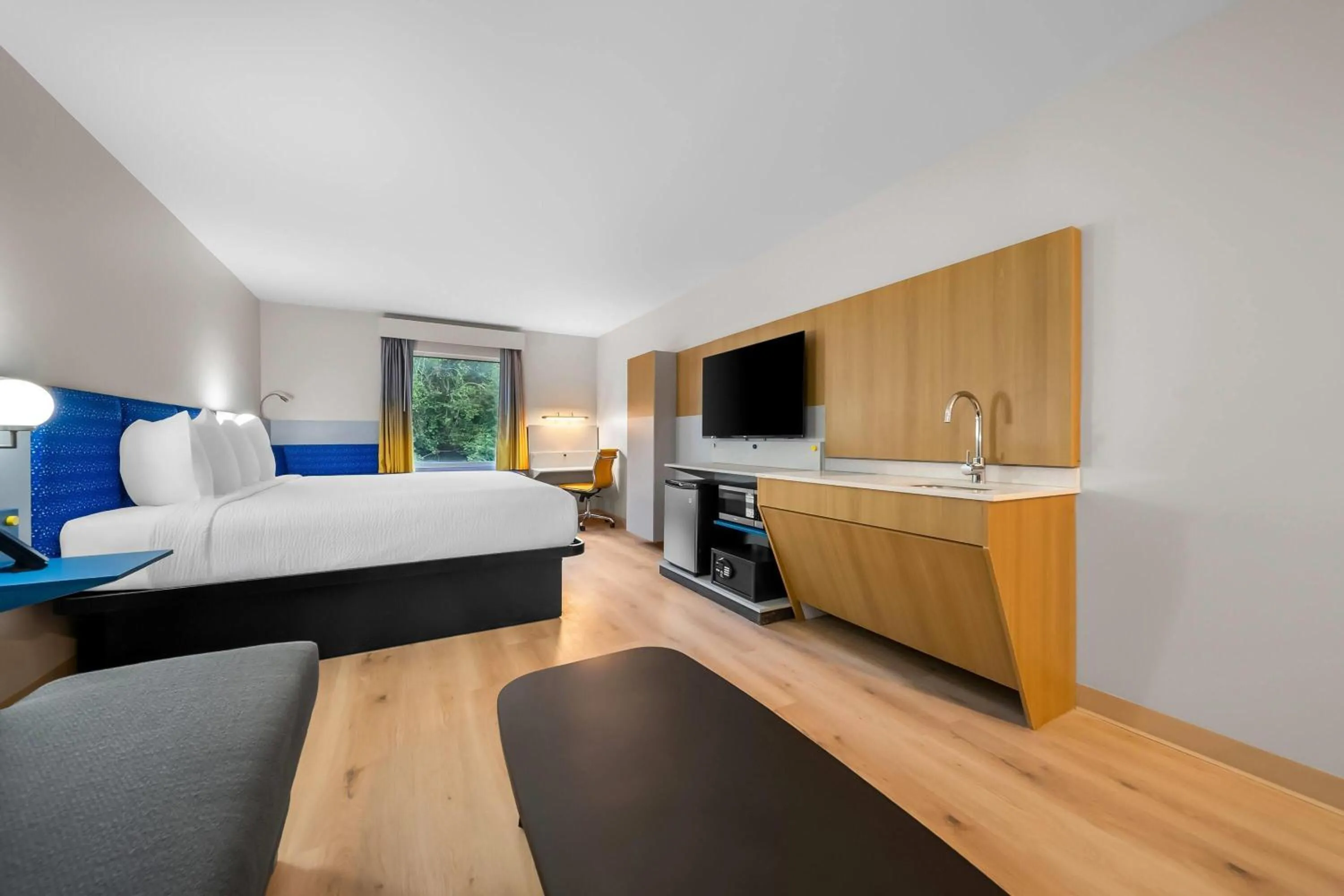 Photo of the whole room, Bed in Microtel Inn & Suites by Wyndham Prattville Montgomery