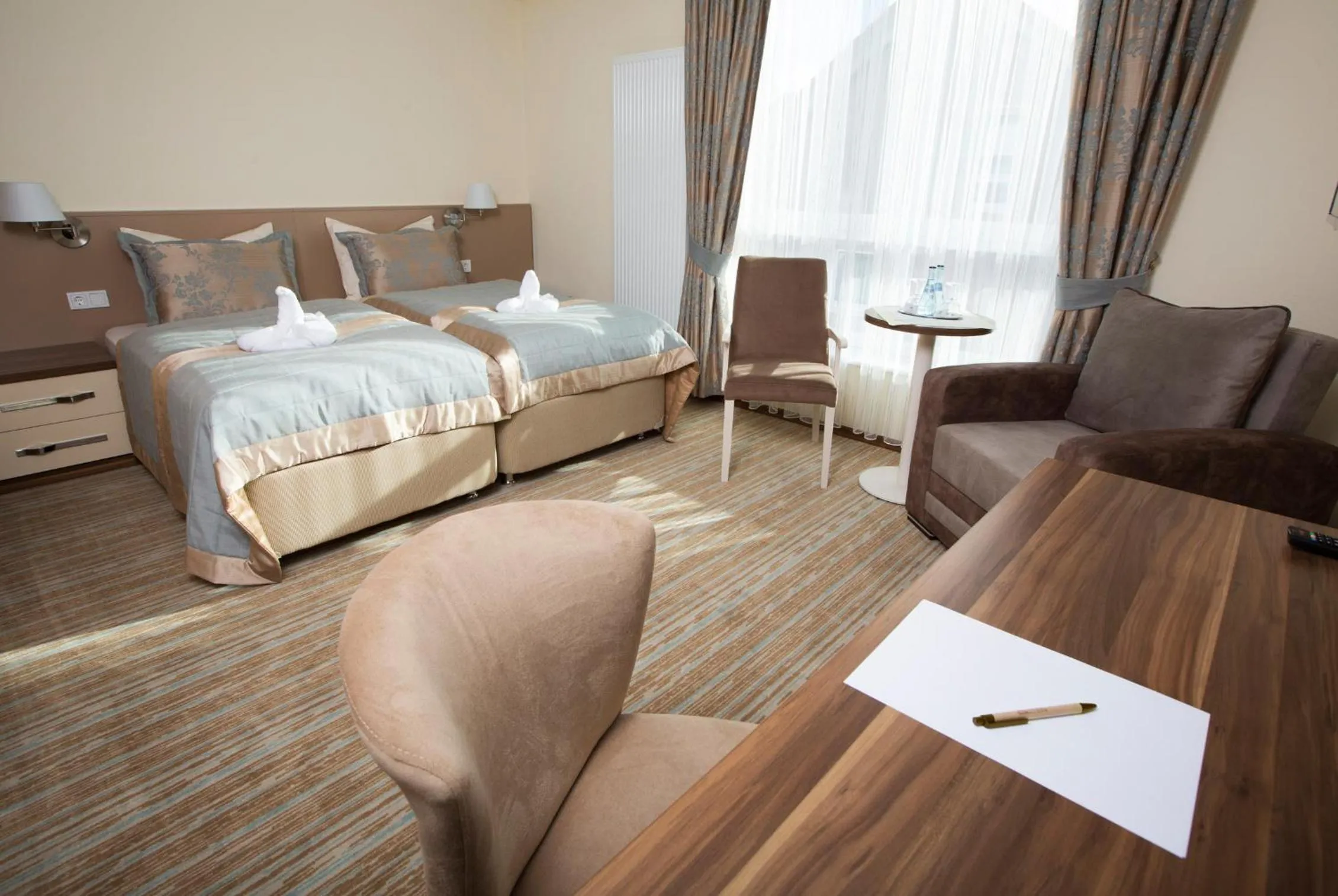 Photo of the whole room, Bed in CityHotel am McKeePlatz