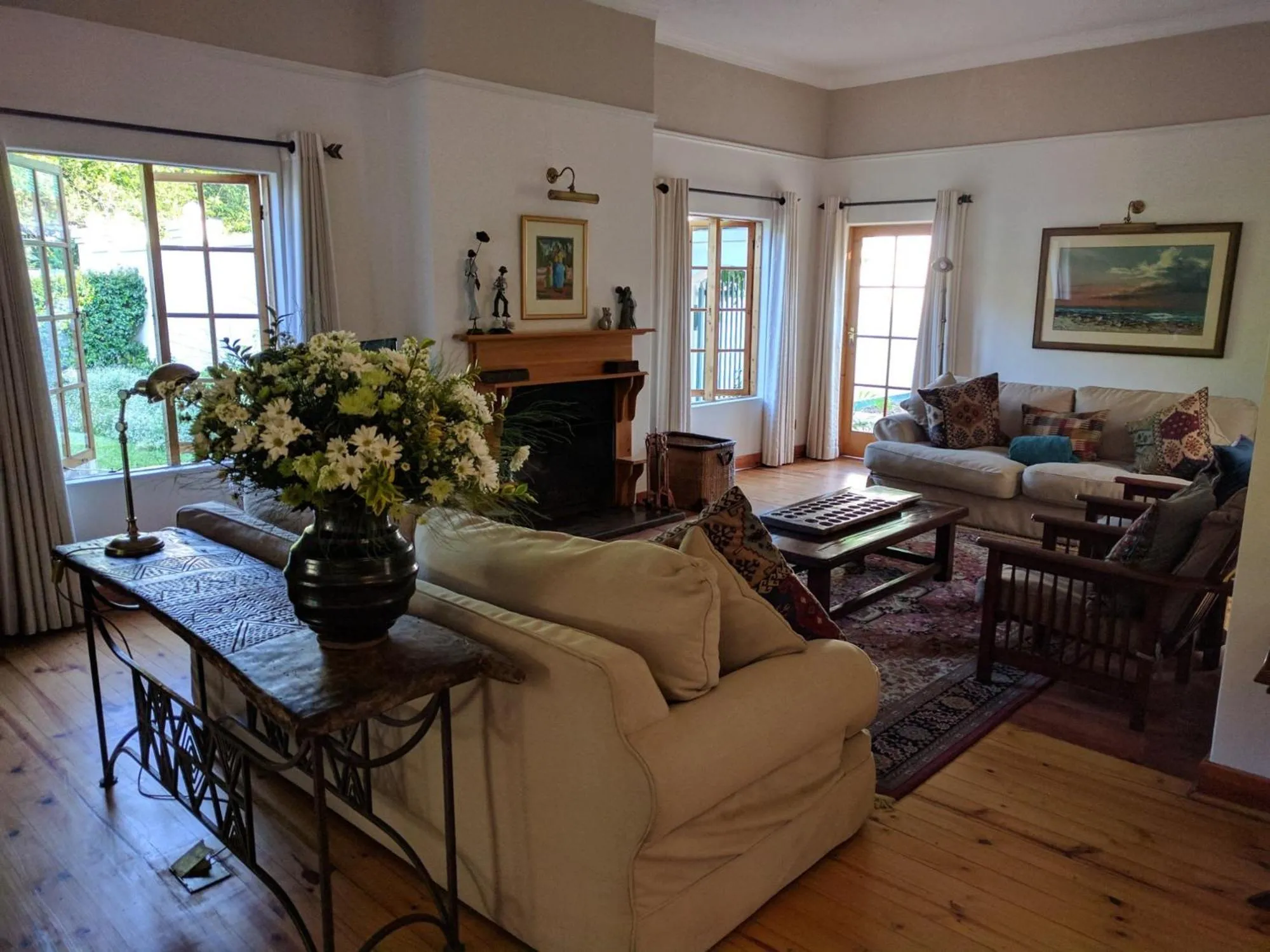 Living room in York Lodge