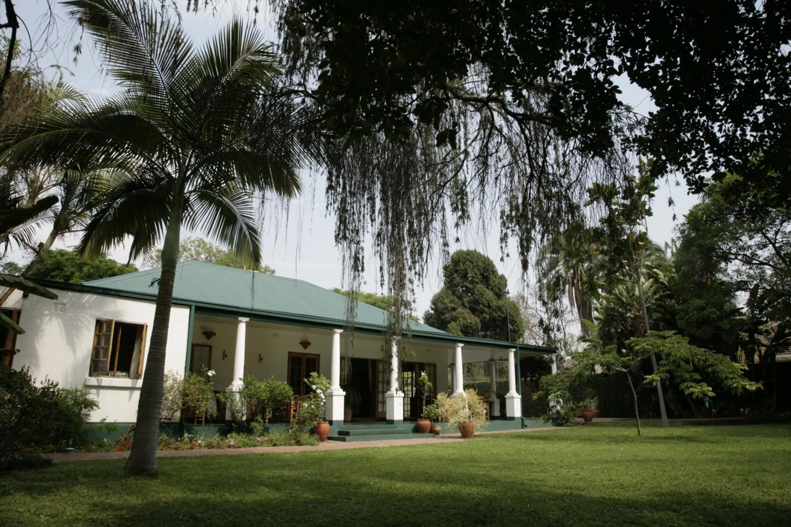 Facade/entrance in York Lodge