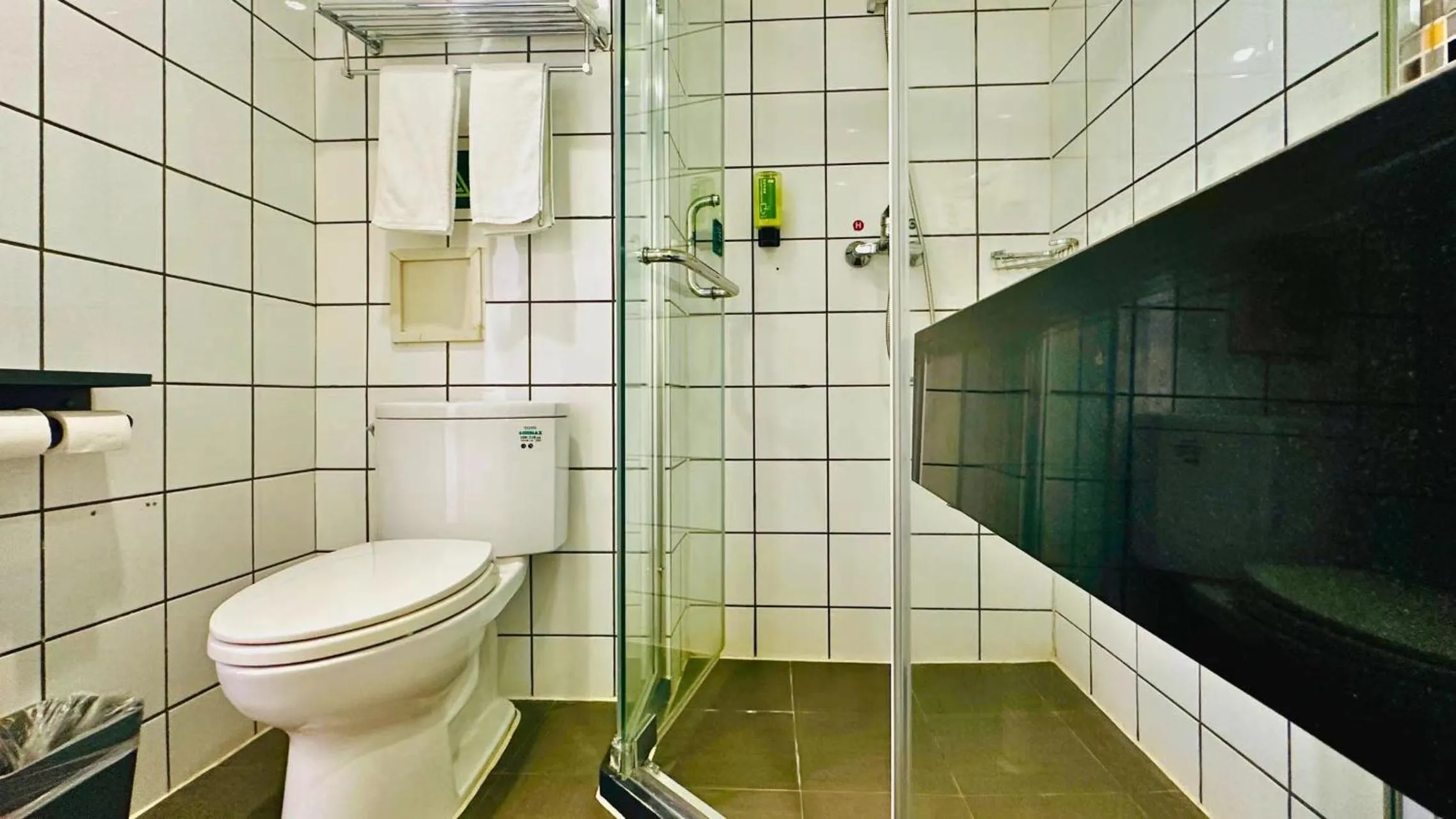 Shower in Shanghai Zhongan Hotel Xizang North Road Subway Station Branch