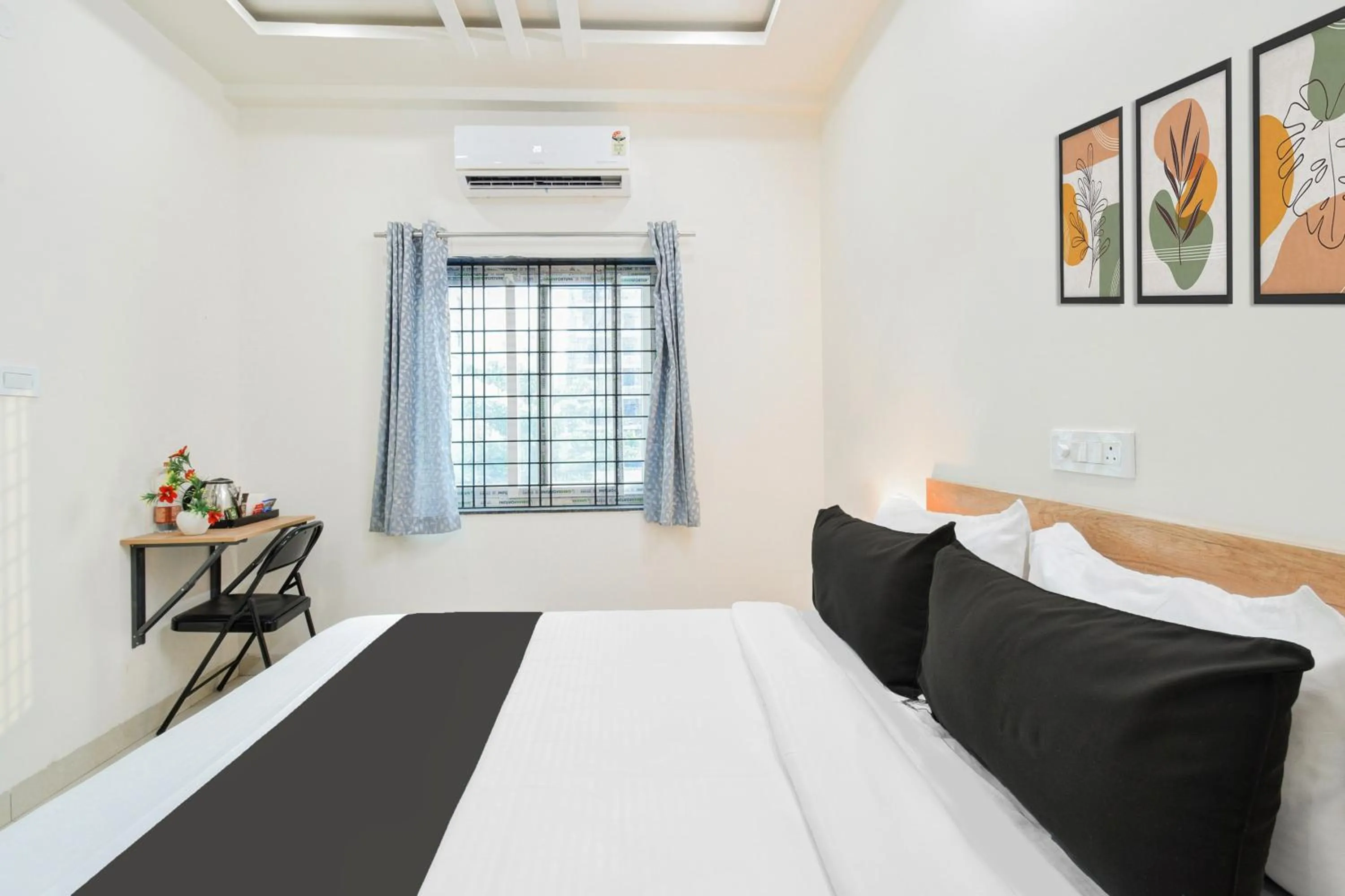 Bedroom, Bed in Super Townhouse Kokapet Formerly Aarian Tej Nilayam
