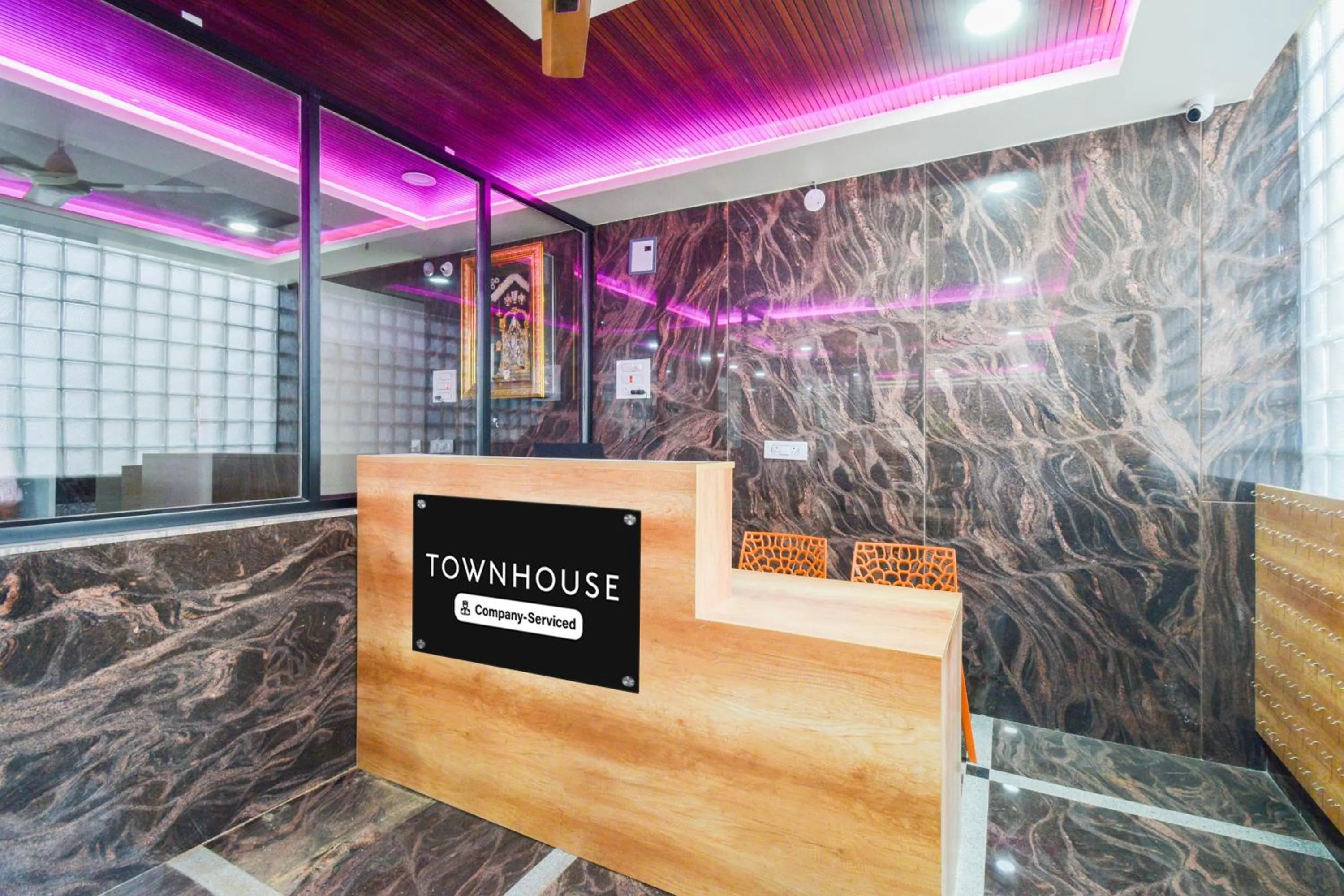 Lobby or reception in Super Townhouse Kokapet Formerly Aarian Tej Nilayam