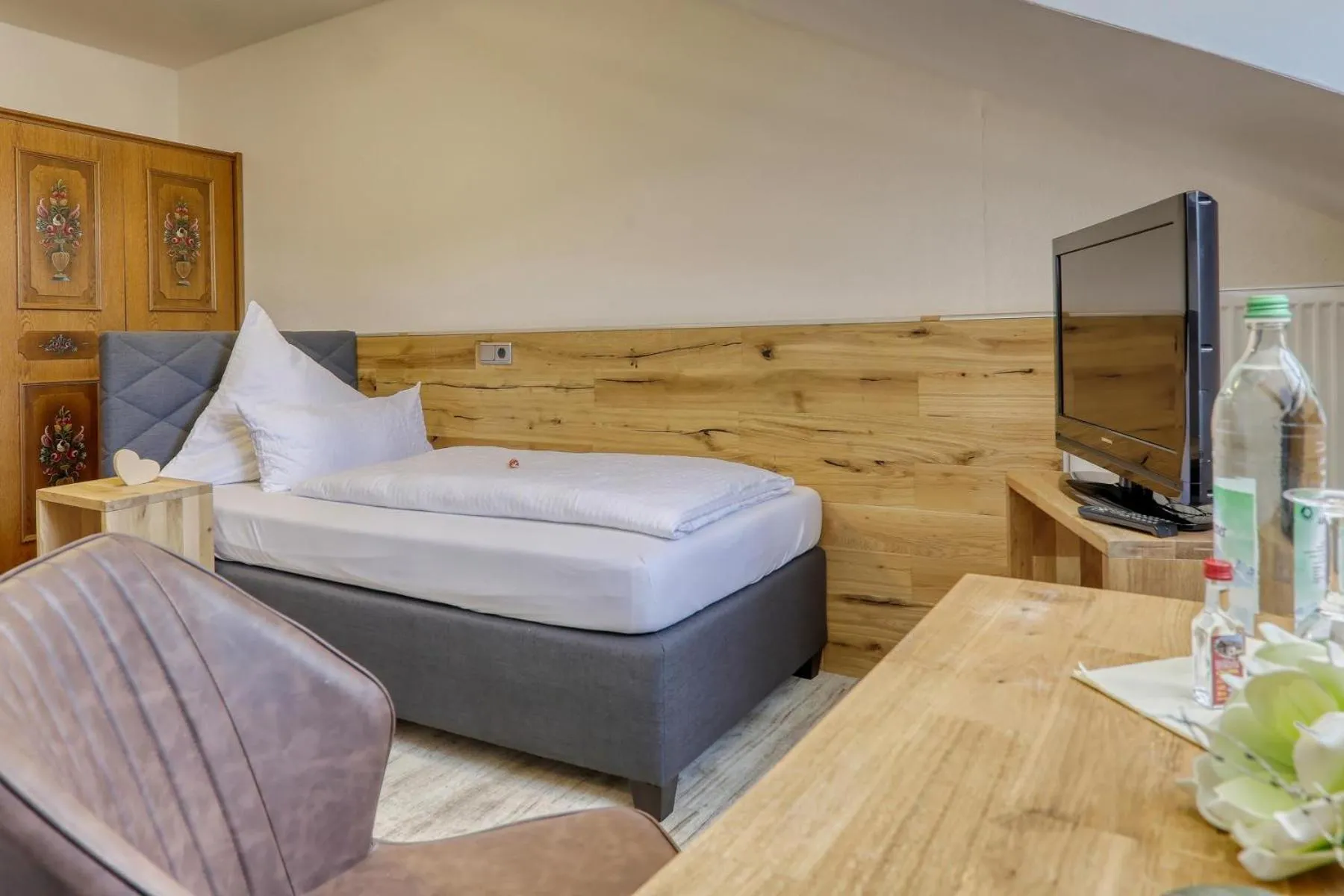 Bed in Hotel Waldfrieden "Das kleine Hotel"