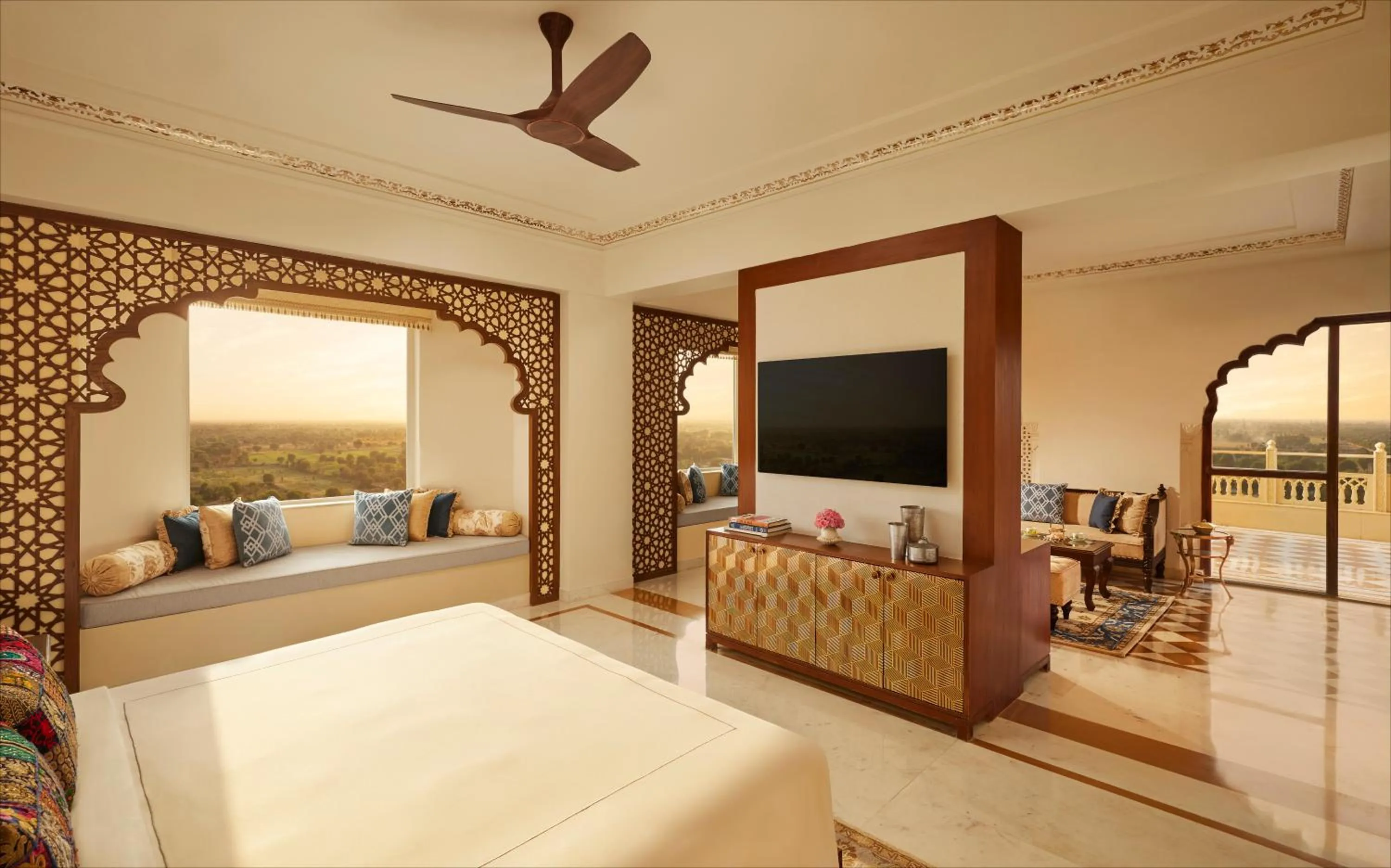 Bed in Anantara Jewel Bagh Jaipur