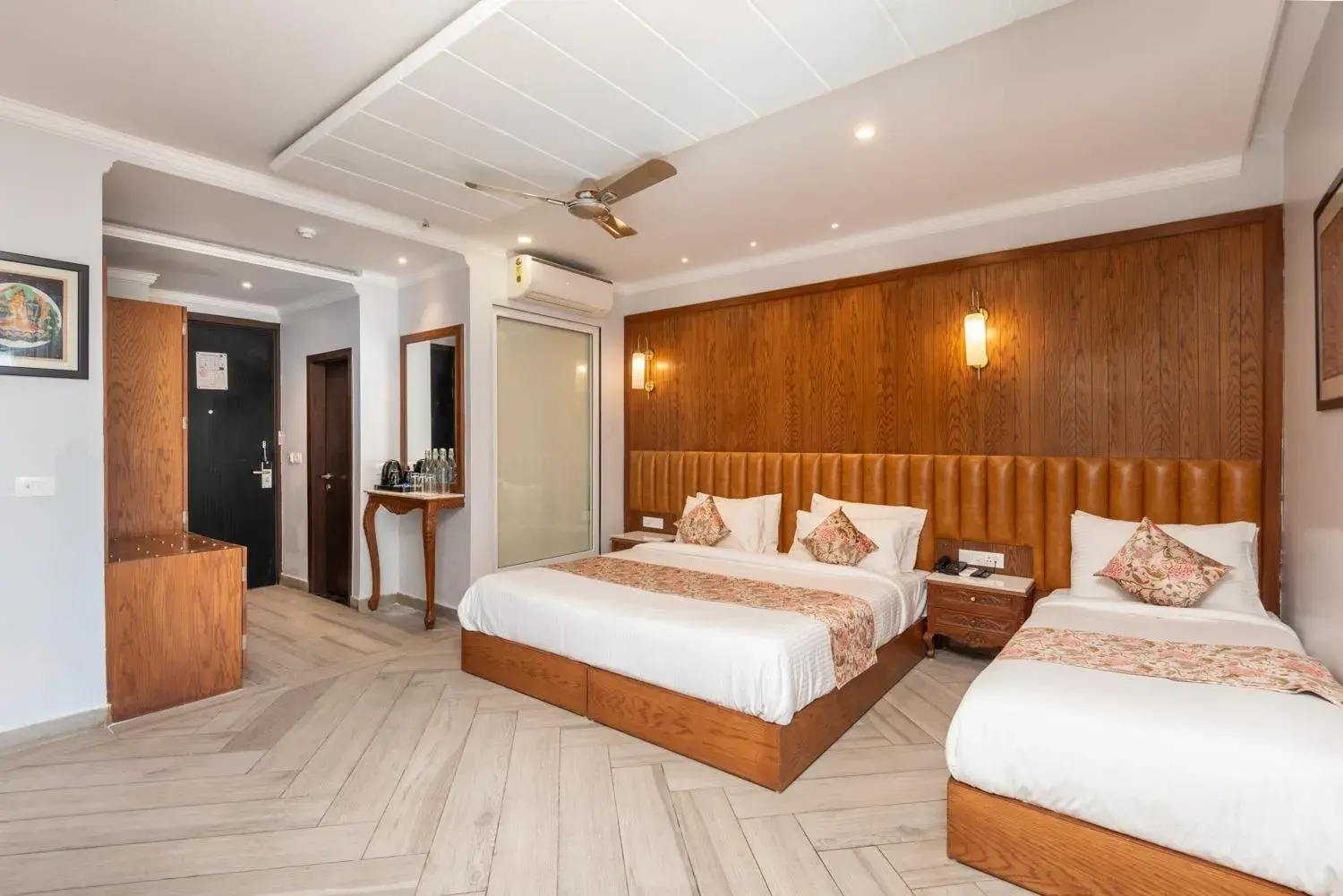 Bed in Quality Inn by Lawrence Hotels Bed in Quality Inn by Lawrence Hotels