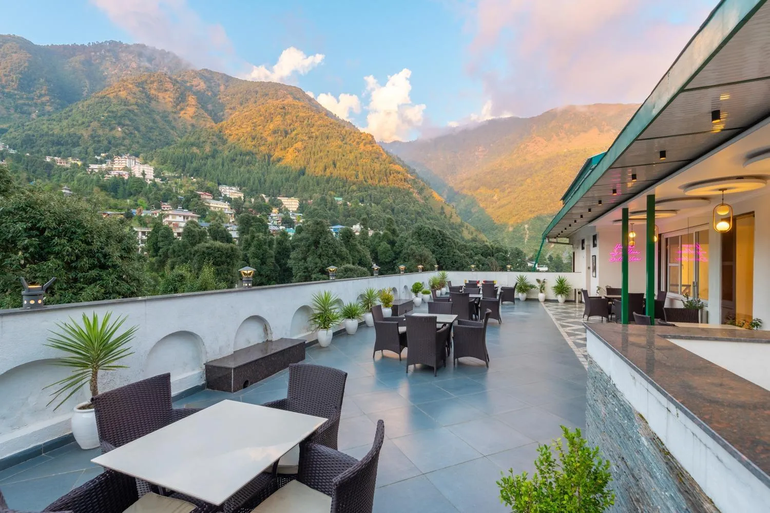 Quality Inn by Lawrence Hotels