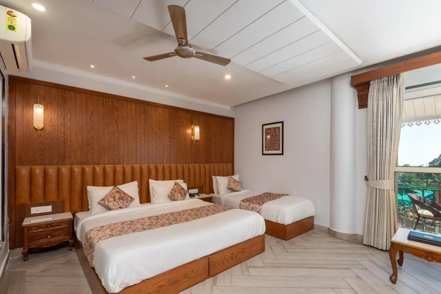 Bed in Quality Inn by Lawrence Hotels Bed in Quality Inn by Lawrence Hotels