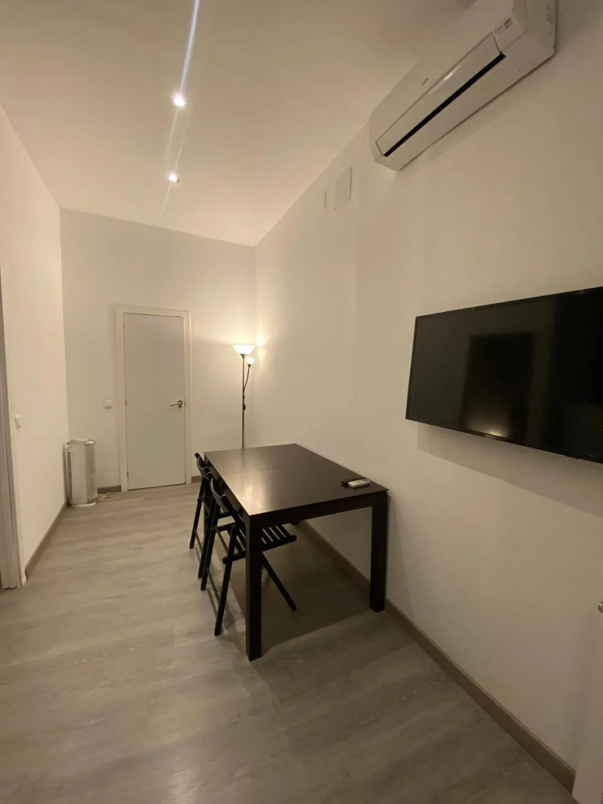 TV and multimedia in Hostal Goyal Pizarro