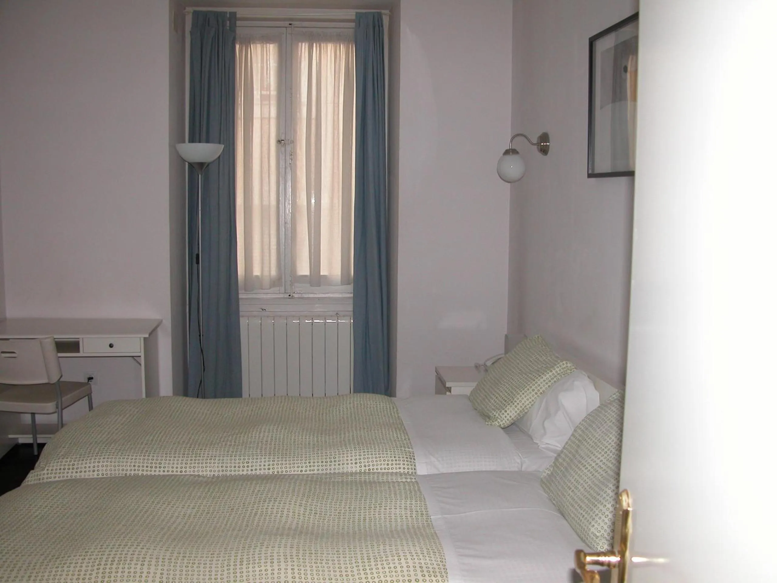 Photo of the whole room, Bed in Hostal Goyal Pizarro