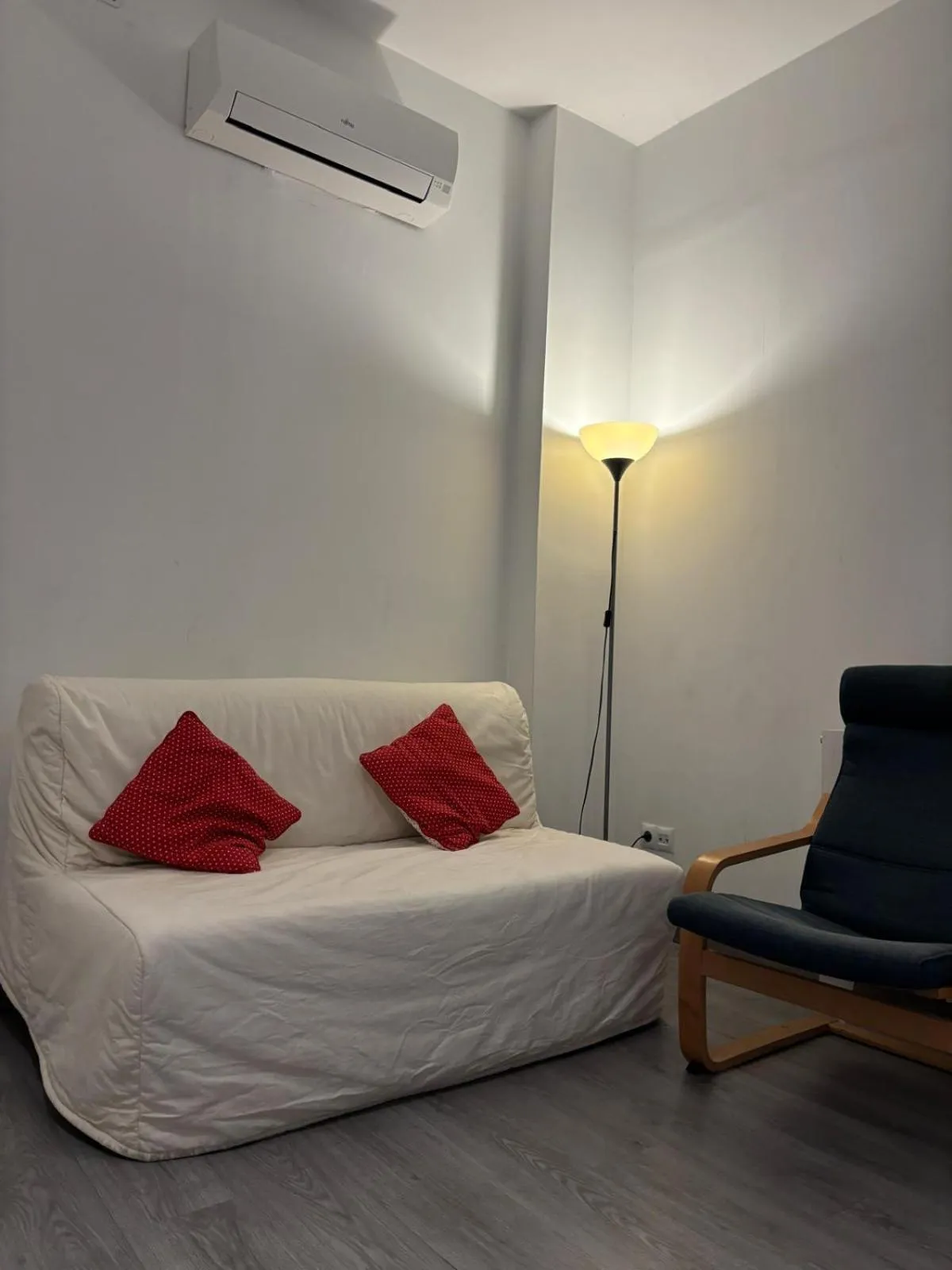 Living room, Bed in Hostal Goyal Pizarro