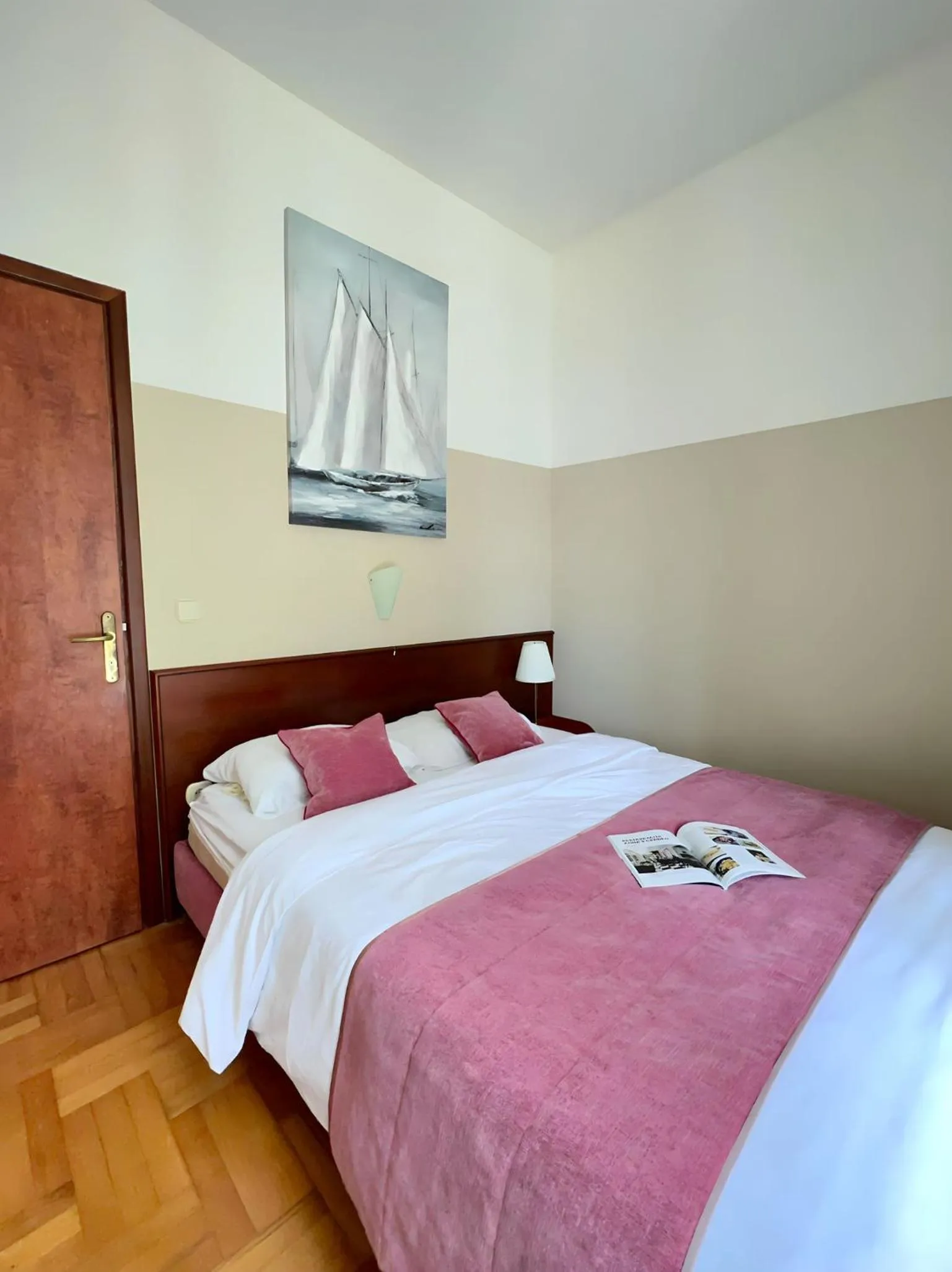 Bed in Villa Valdepian Apartments