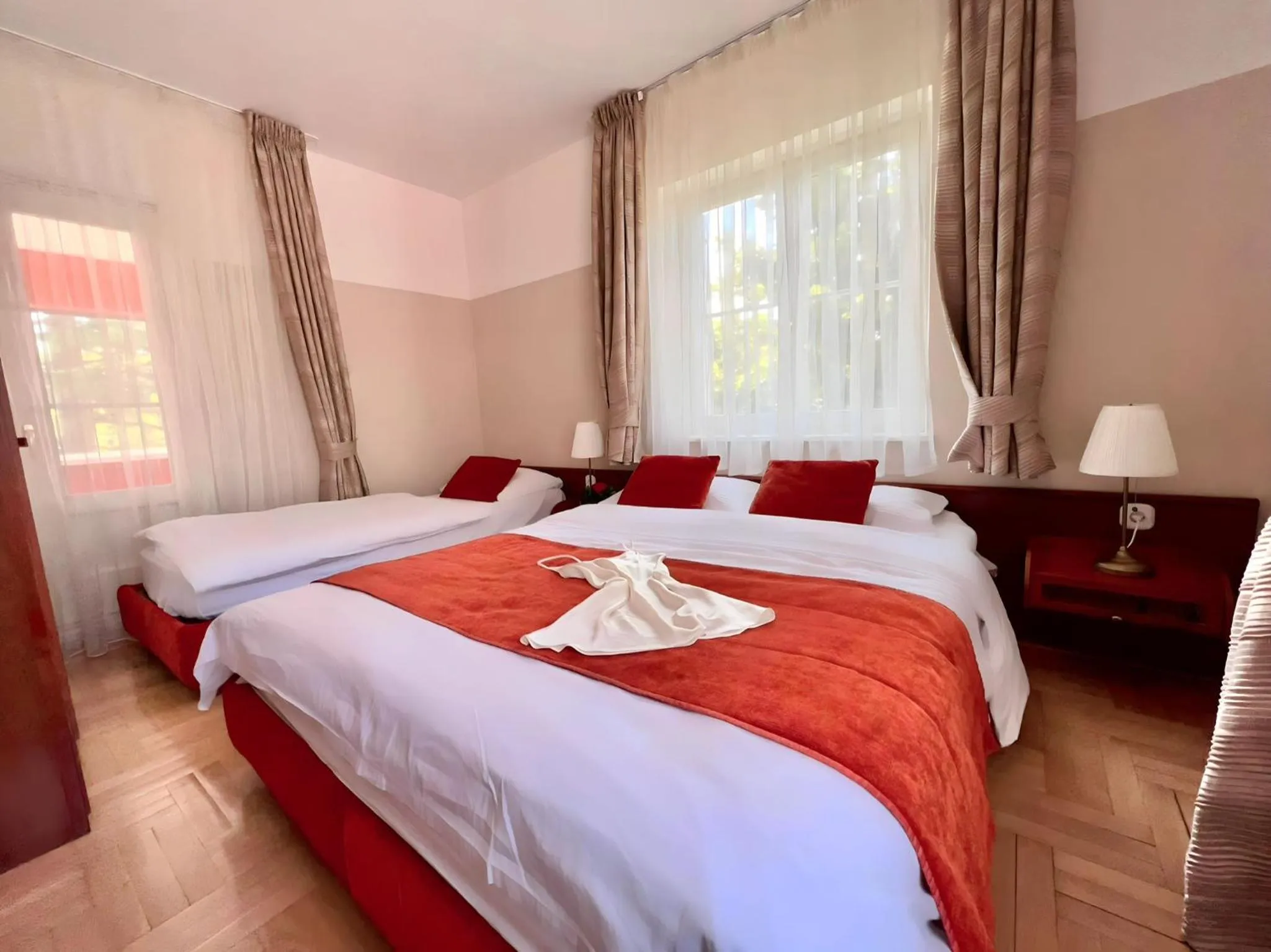 Bed in Villa Valdepian Apartments