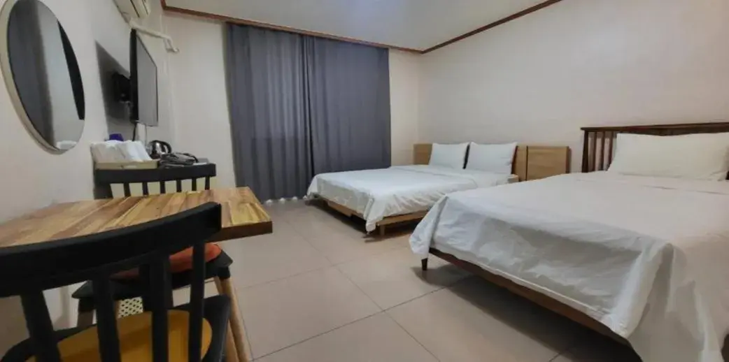 Bedroom, Bed in Hotel Lisa Bedroom, Bed in Hotel Lisa