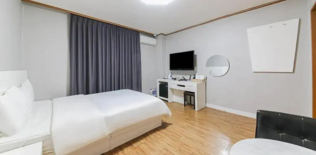 Bed in Hotel Lisa Bed in Hotel Lisa