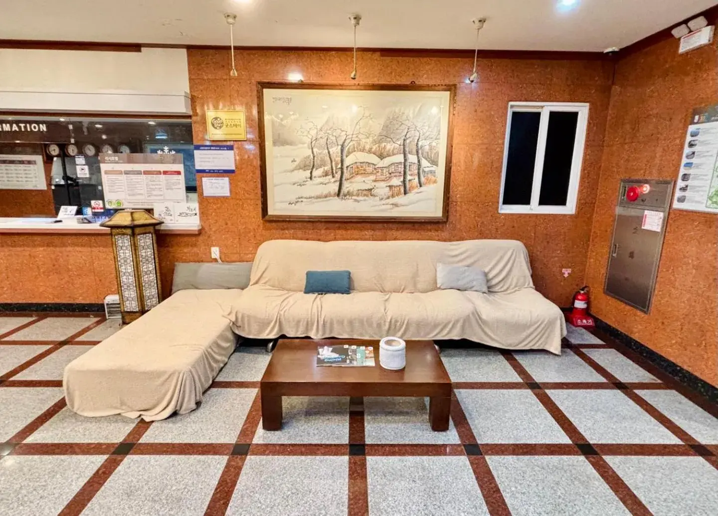 Seating area in Hotel Lisa Seating area in Hotel Lisa