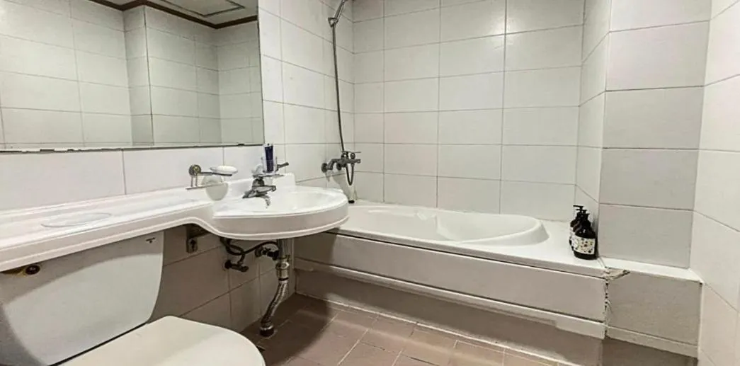 Toilet in Hotel Lisa