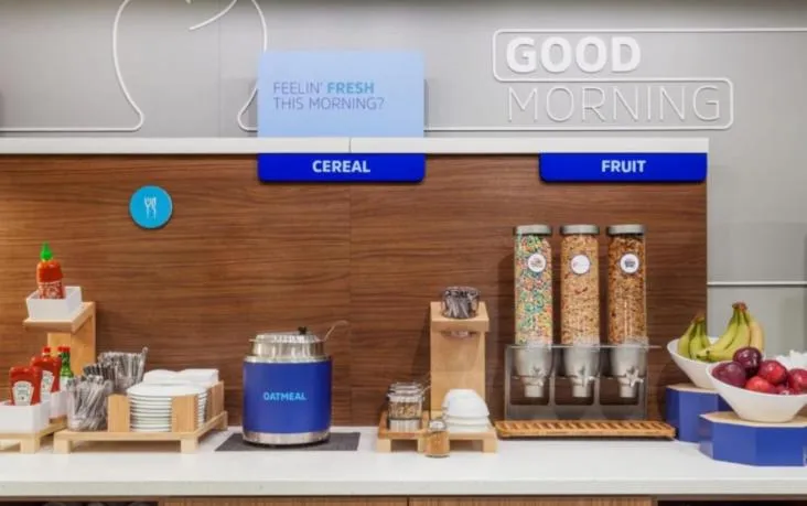 Food and drinks in Holiday Inn Express & Suites Stevensville - Benton Harbor by IHG