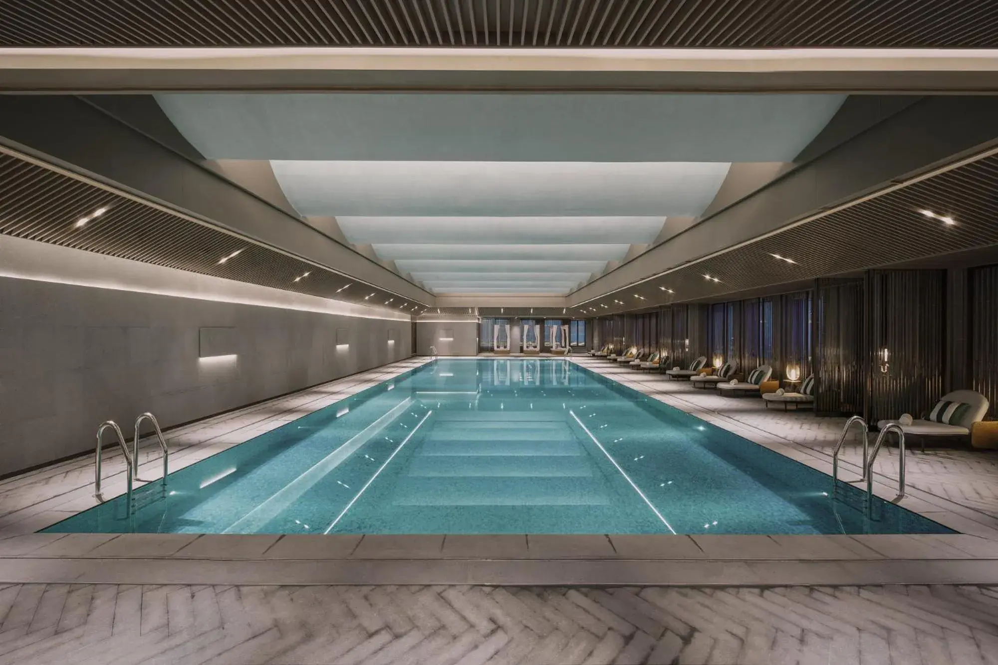 Pool view in HUALUXE Chongqing Science Hall Pool view in HUALUXE Chongqing Science Hall