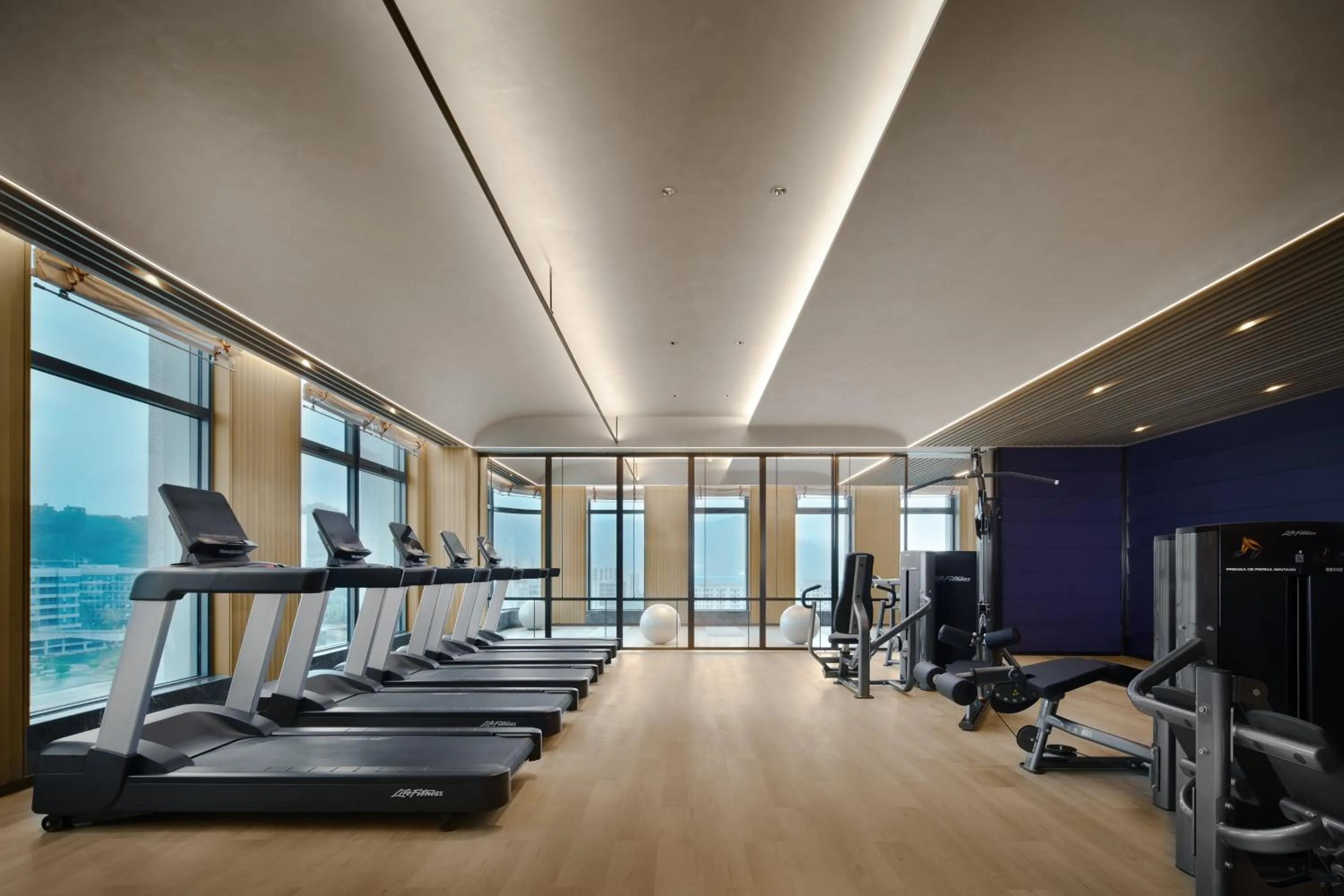 Fitness centre/facilities in HUALUXE Chongqing Science Hall