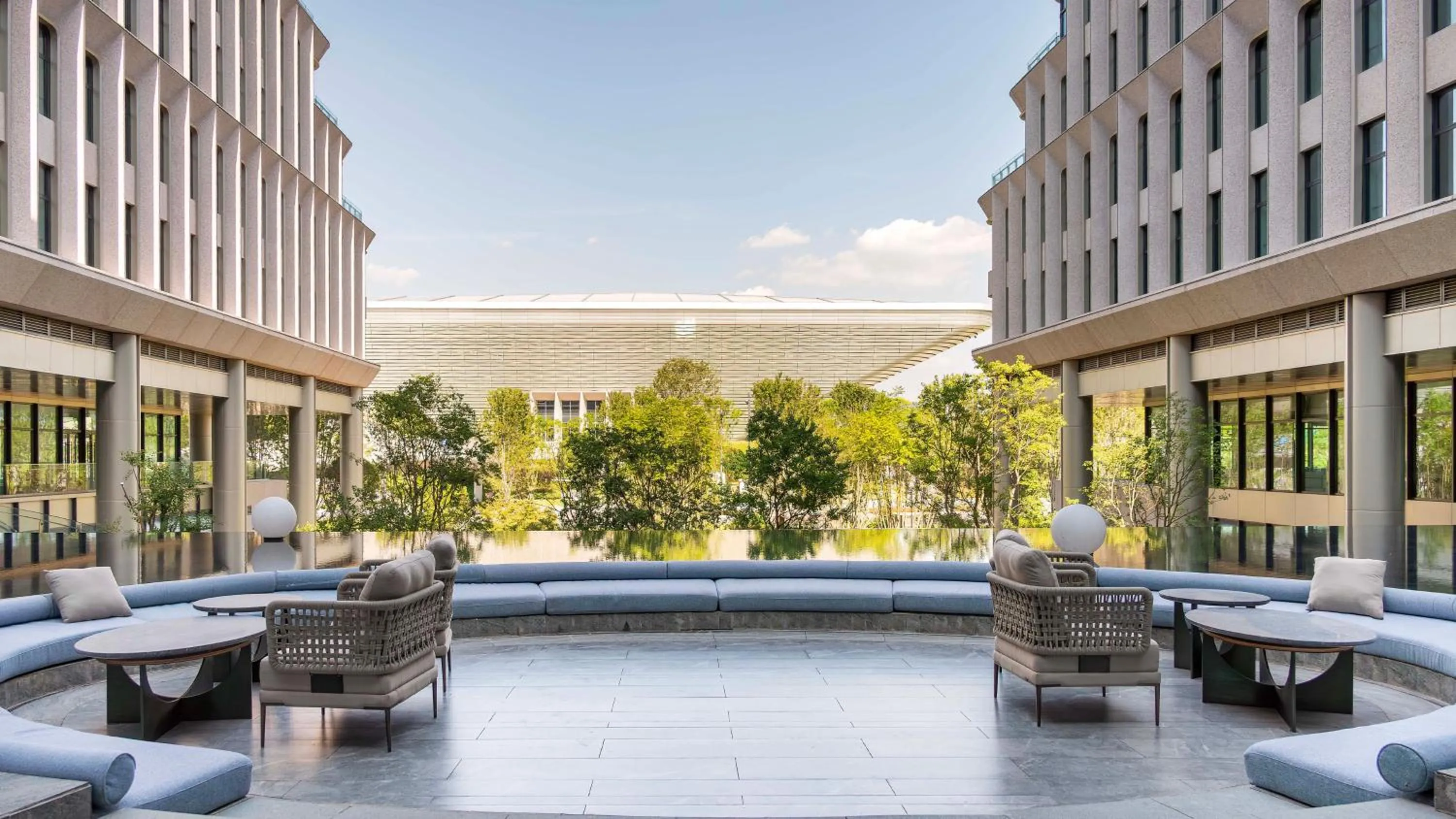 Property building in HUALUXE Chongqing Science Hall