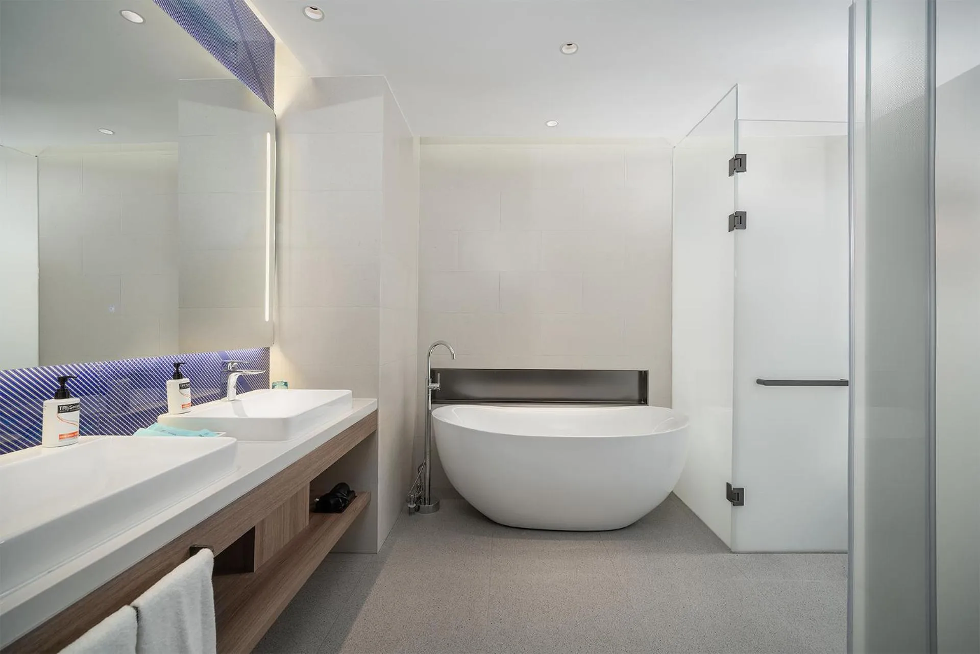 Bathroom in Holiday Inn Express Nanchang High-Tech Zone by IHG