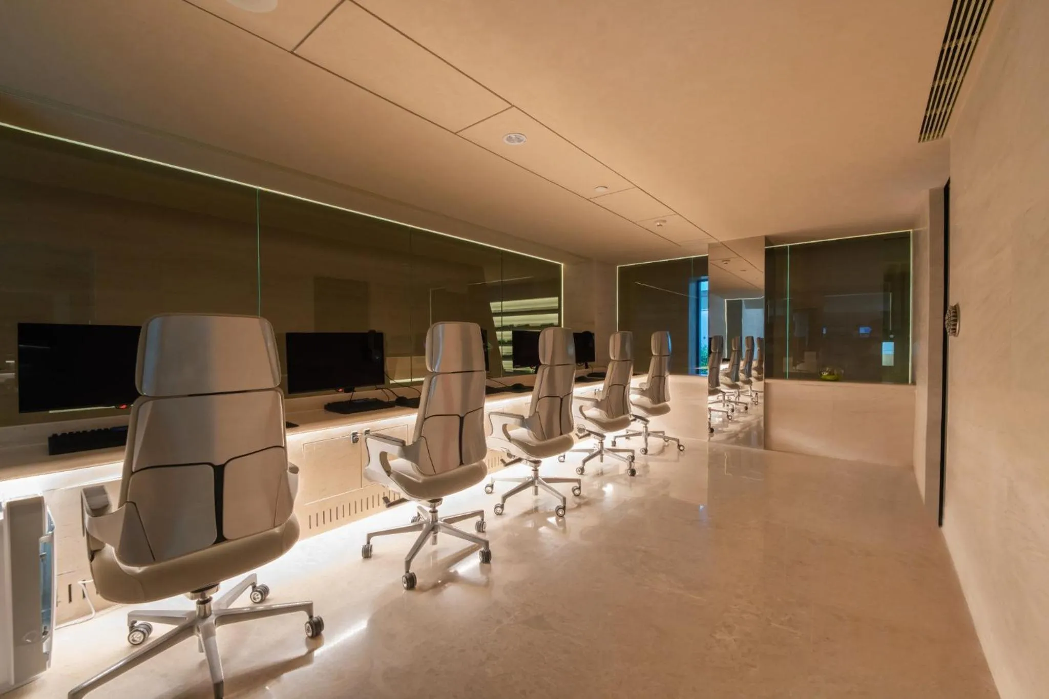 Fitness centre/facilities in Kimpton Aqeos Hainan by IHG