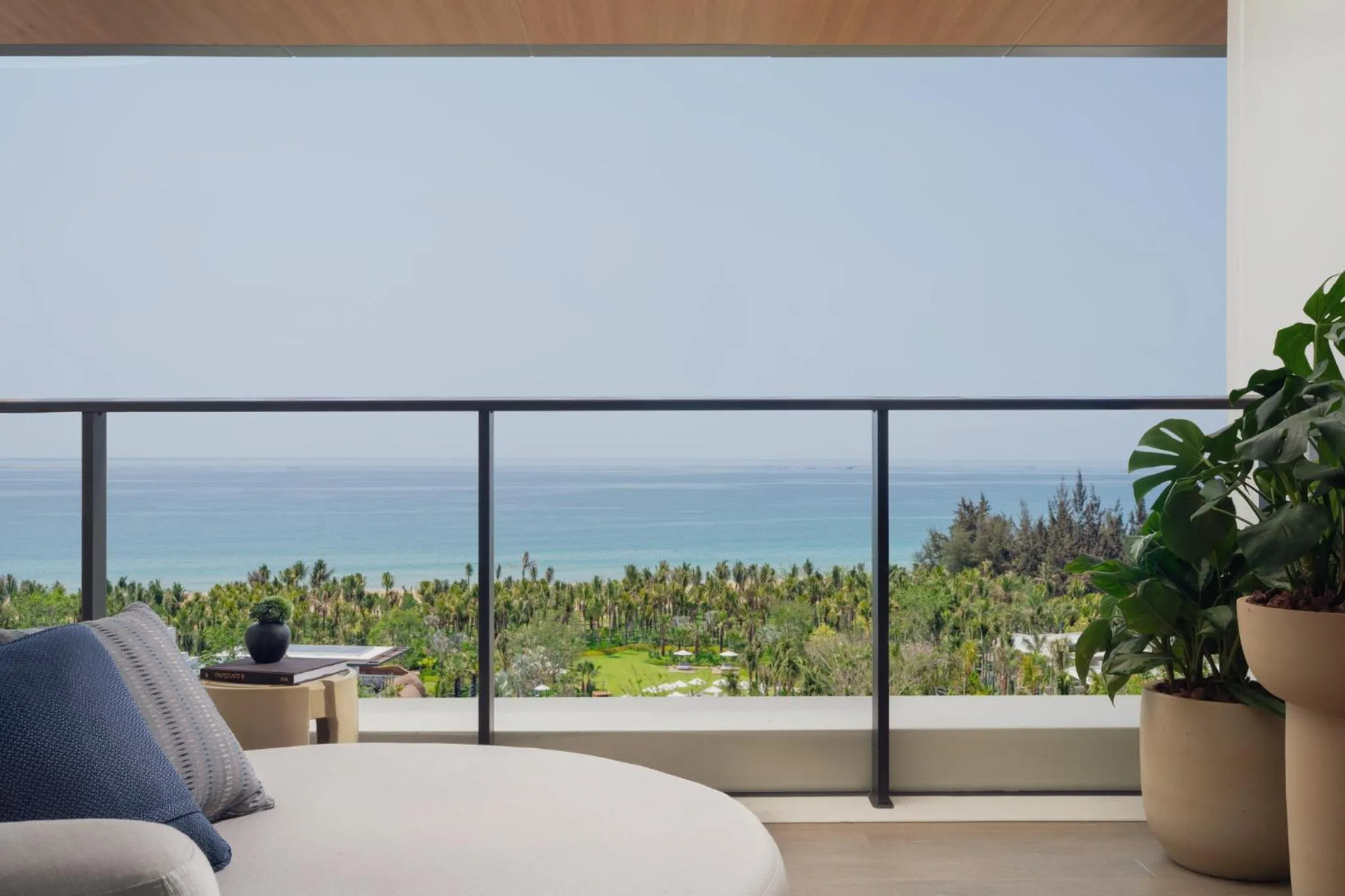 Photo of the whole room in Kimpton Aqeos Hainan by IHG