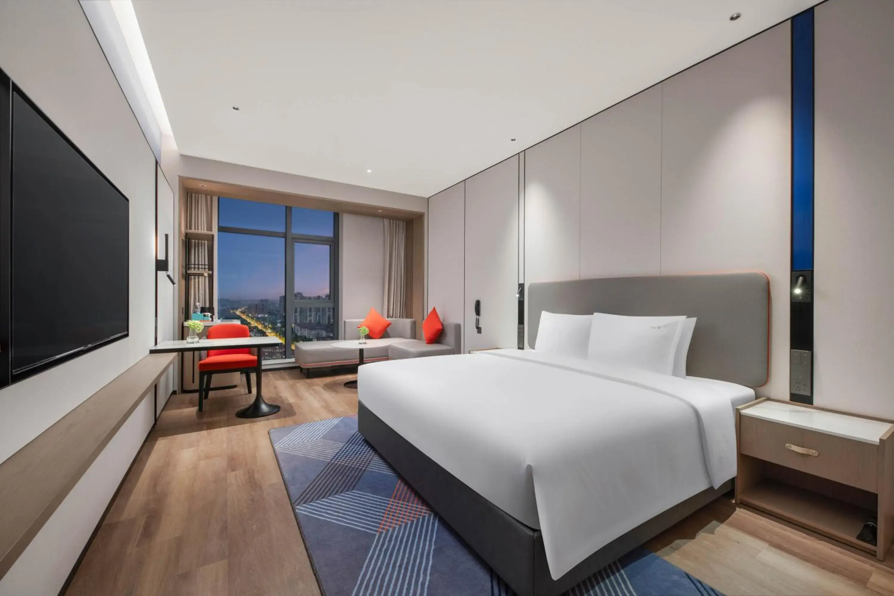Large Standard King Room - High Floor in Holiday Inn Express Wuxi Xishan by IHG Large Standard King Room - High Floor in Holiday Inn Express Wuxi Xishan by IHG