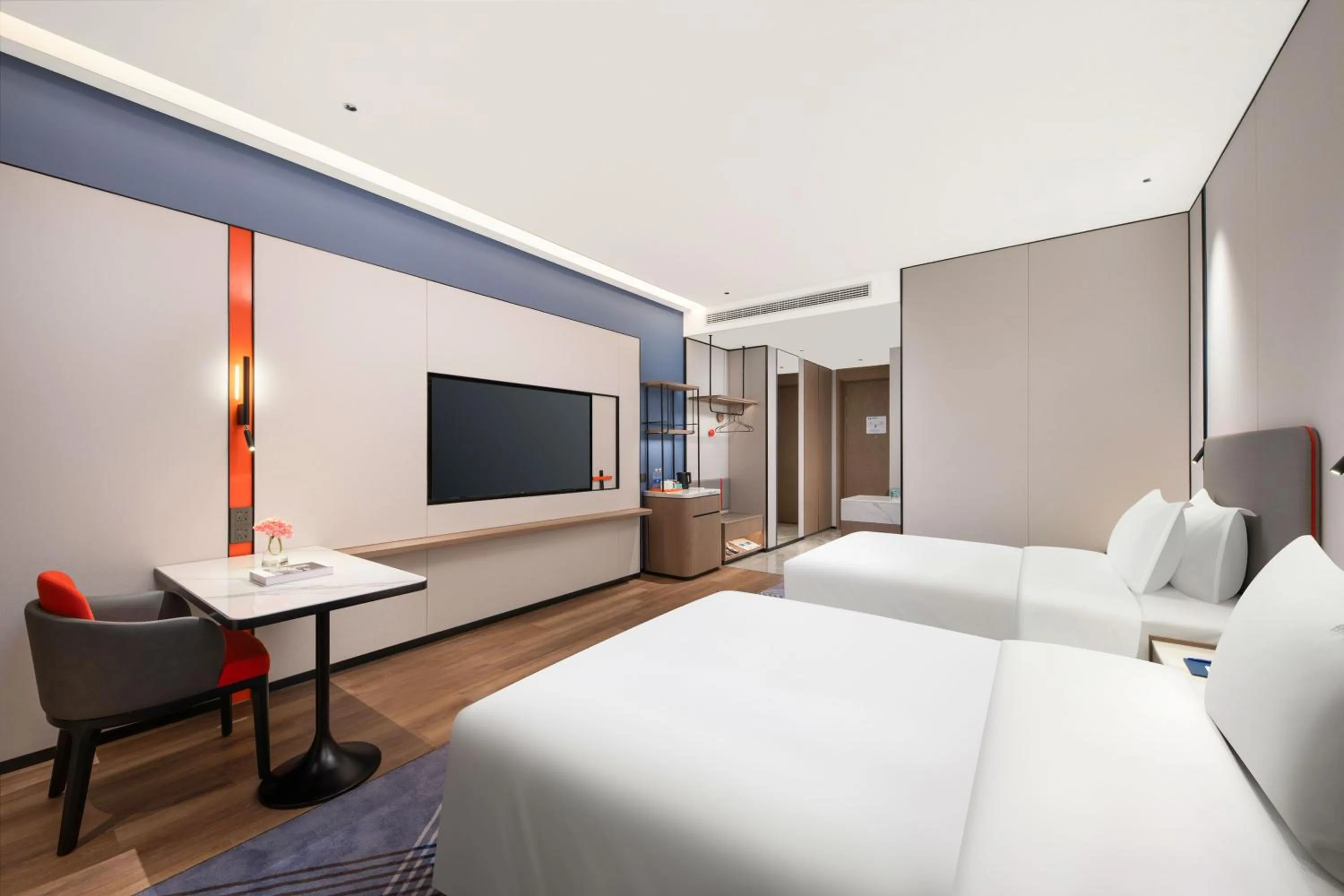 Photo of the whole room, Bed in Holiday Inn Express Wuxi Xishan by IHG