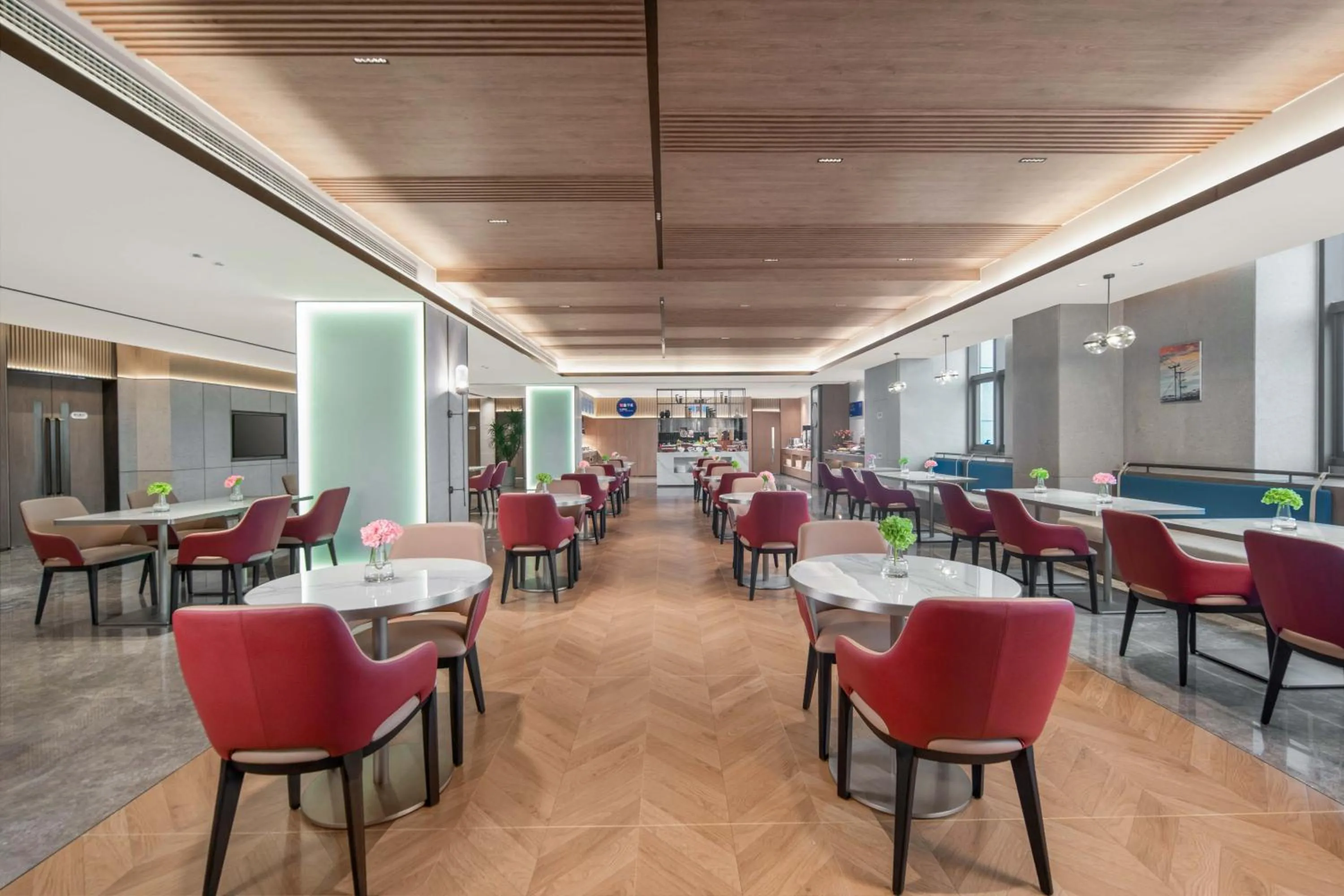 Restaurant/places to eat in Holiday Inn Express Wuxi Xishan by IHG