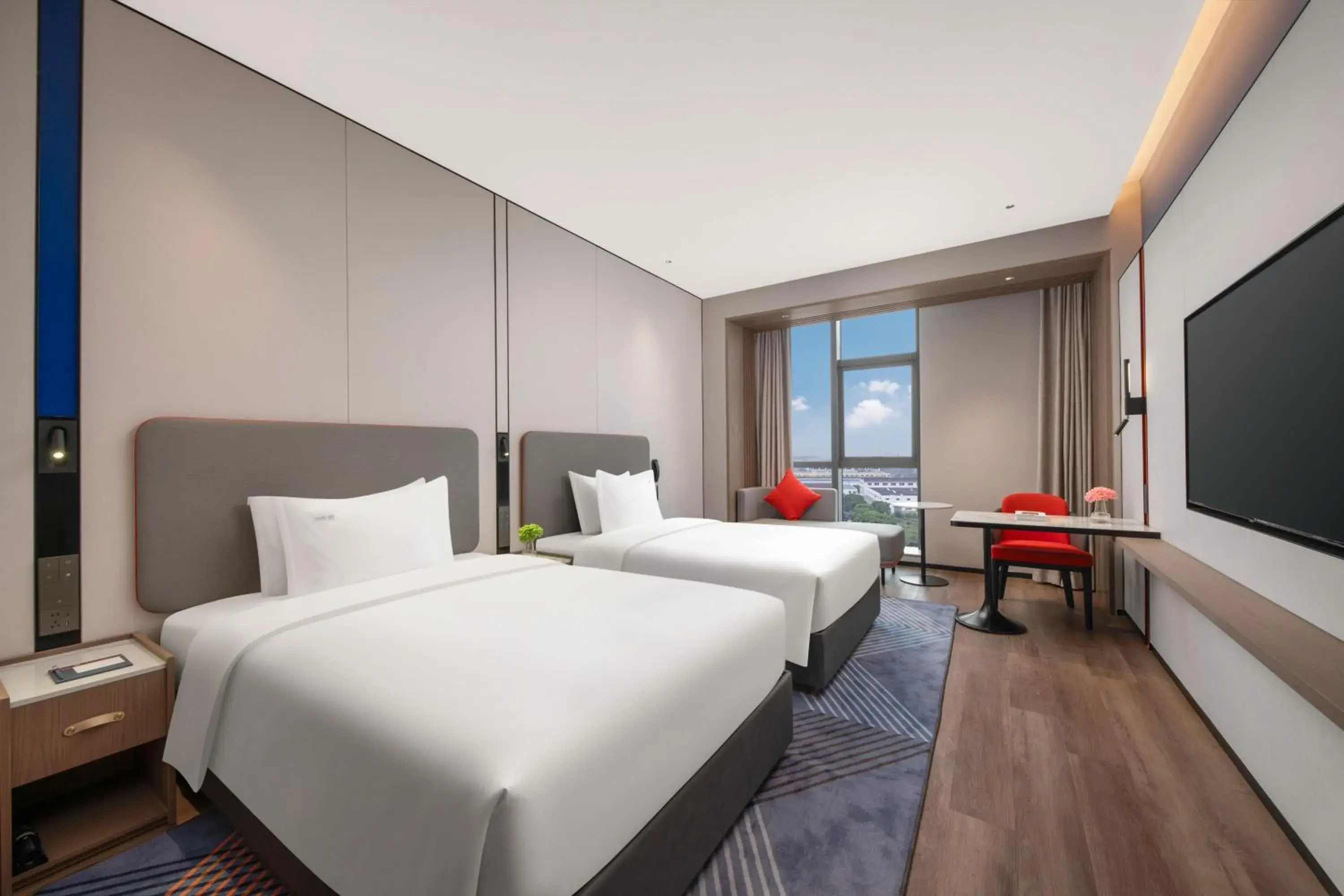 Photo of the whole room, Bed in Holiday Inn Express Wuxi Xishan by IHG Photo of the whole room, Bed in Holiday Inn Express Wuxi Xishan by IHG