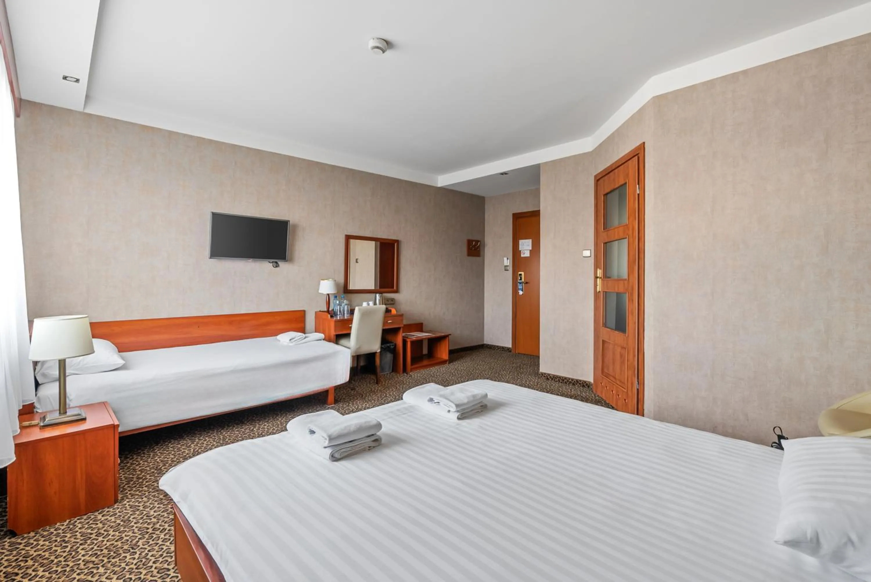 Bed in Hotel Diament Vacanza Katowice - Siemianowice