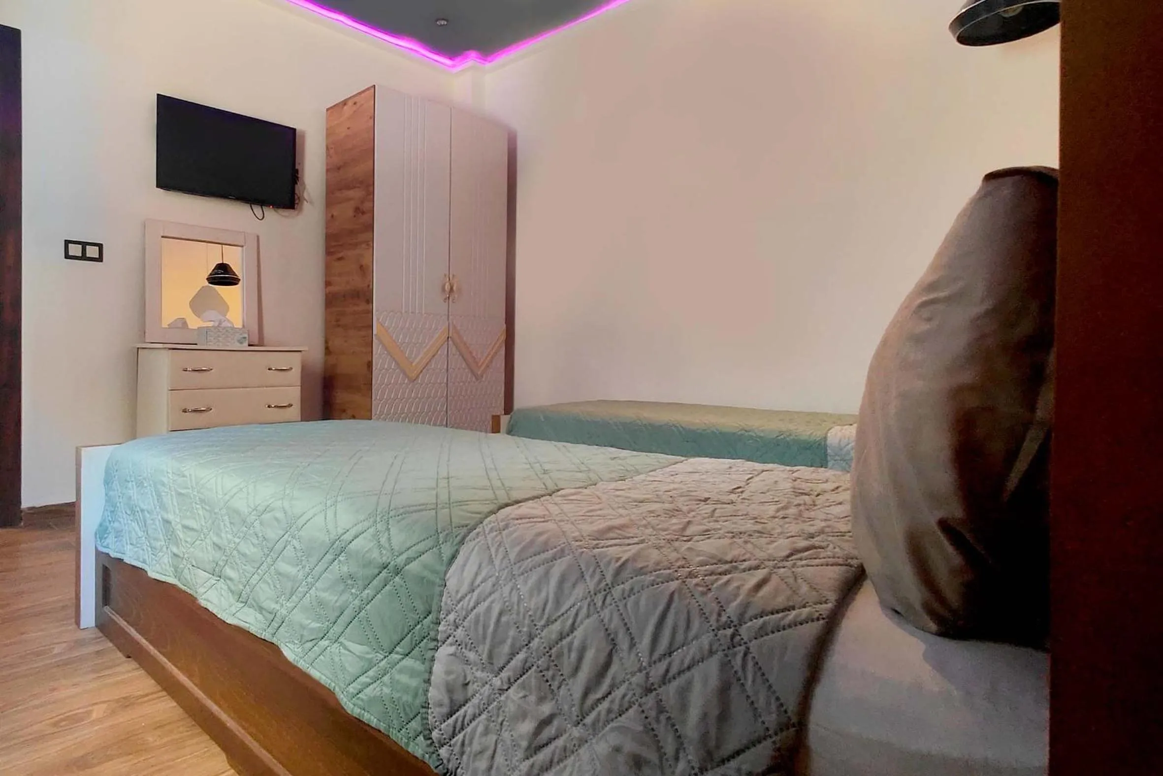 Bedroom, Bed in Villa Mirasol Hotel