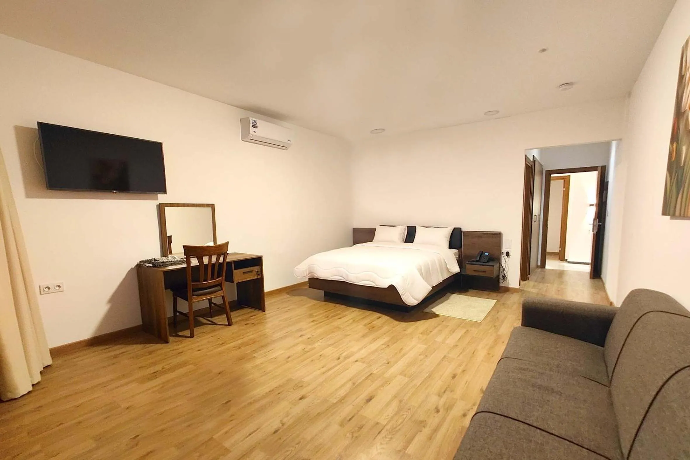 Bed in Villa Mirasol Hotel