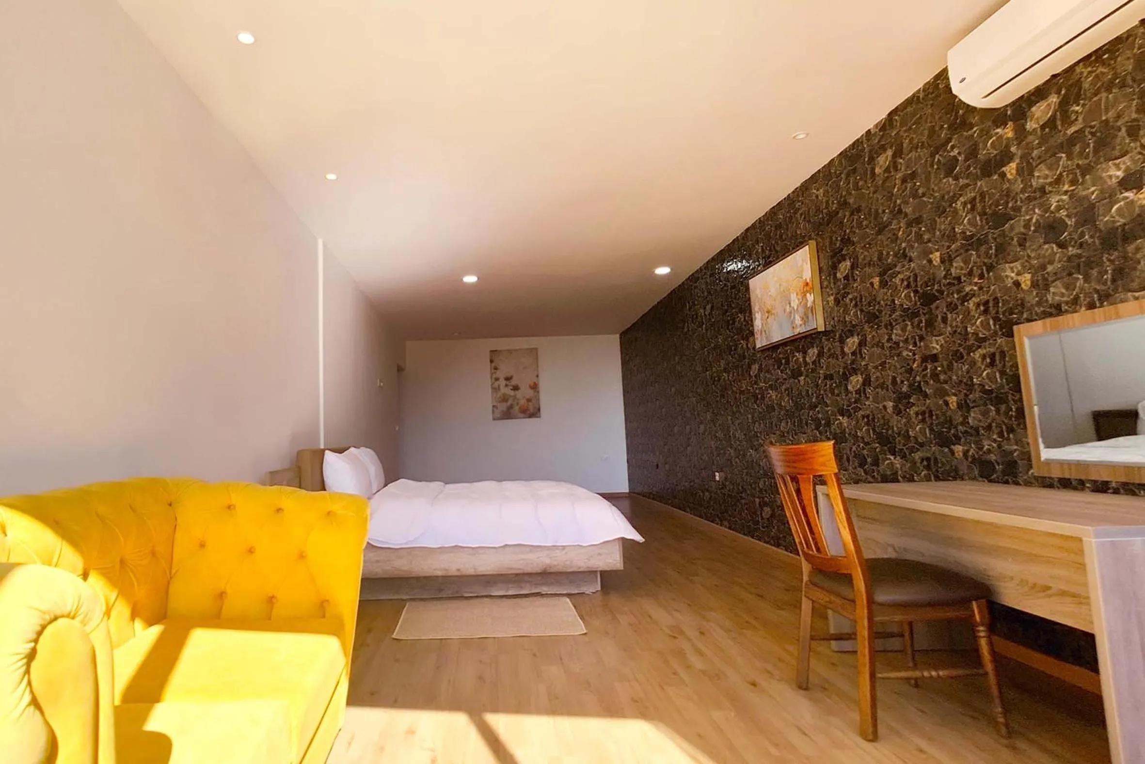 Bed in Villa Mirasol Hotel