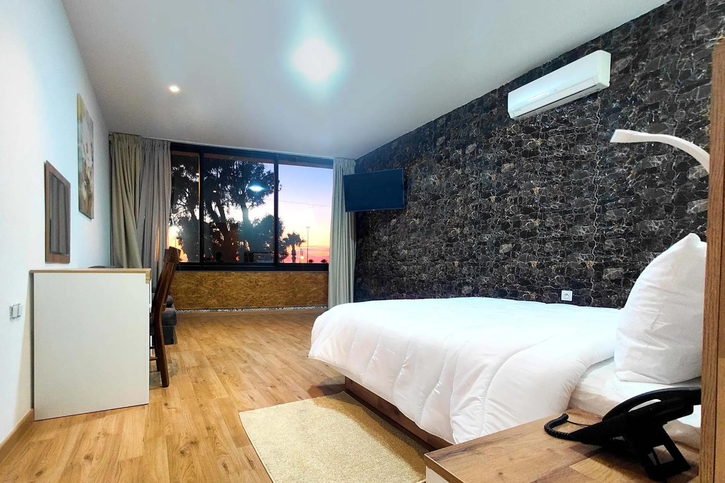 Bedroom, Bed in Villa Mirasol Hotel