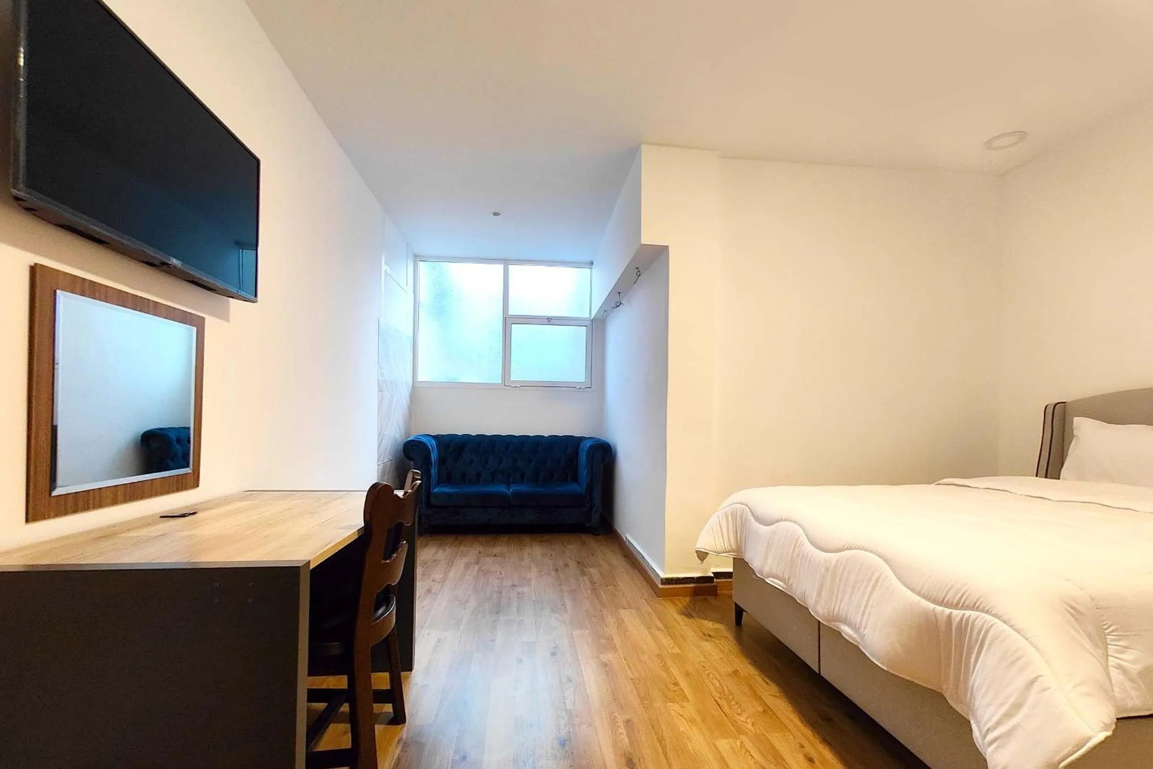 TV and multimedia, Bed in Villa Mirasol Hotel