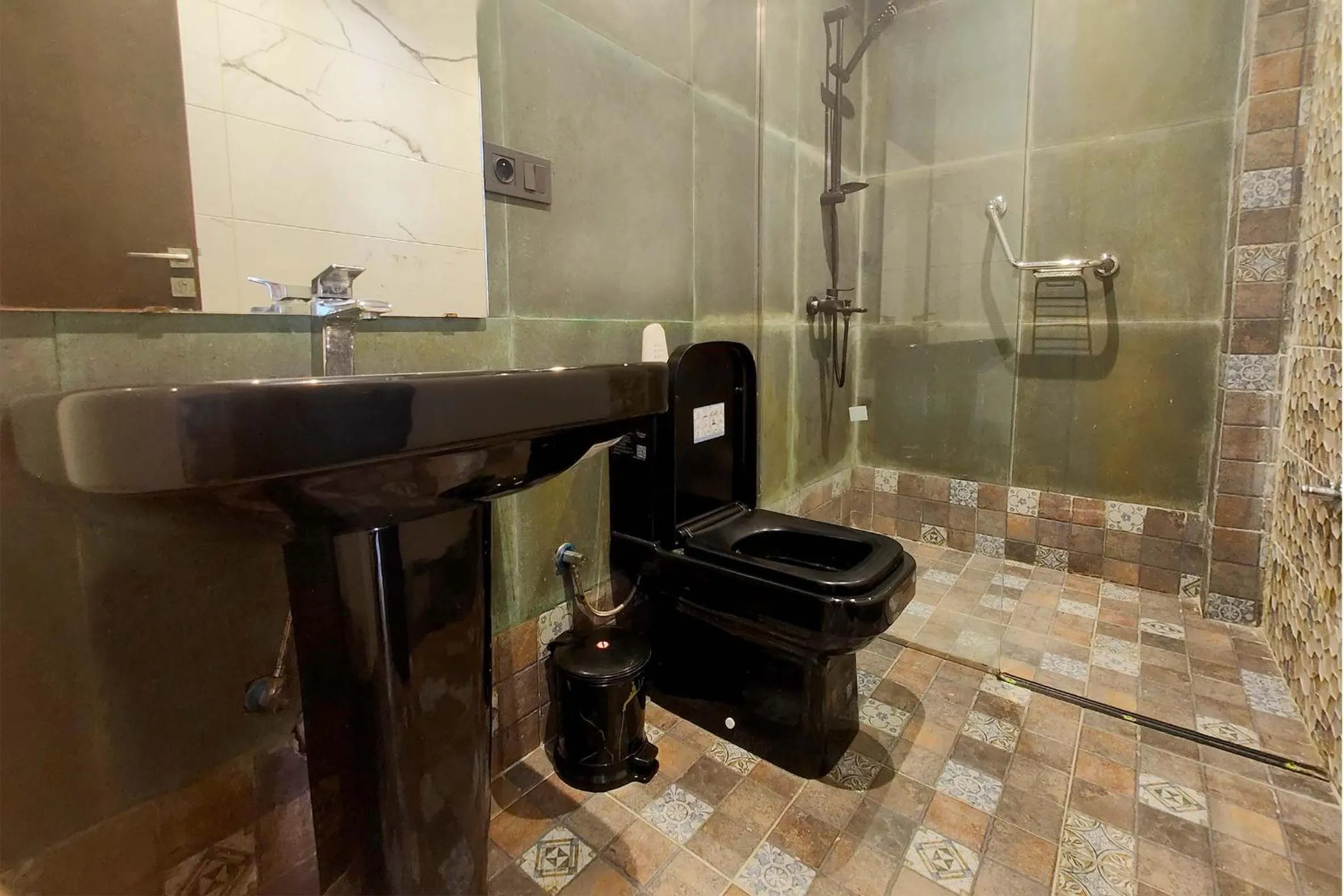 Bathroom in Villa Mirasol Hotel