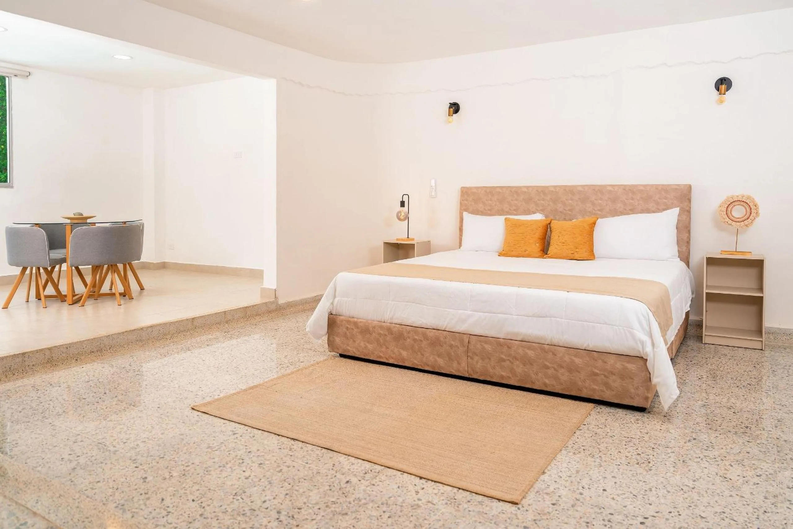 Deluxe King Suite in Gardin Home