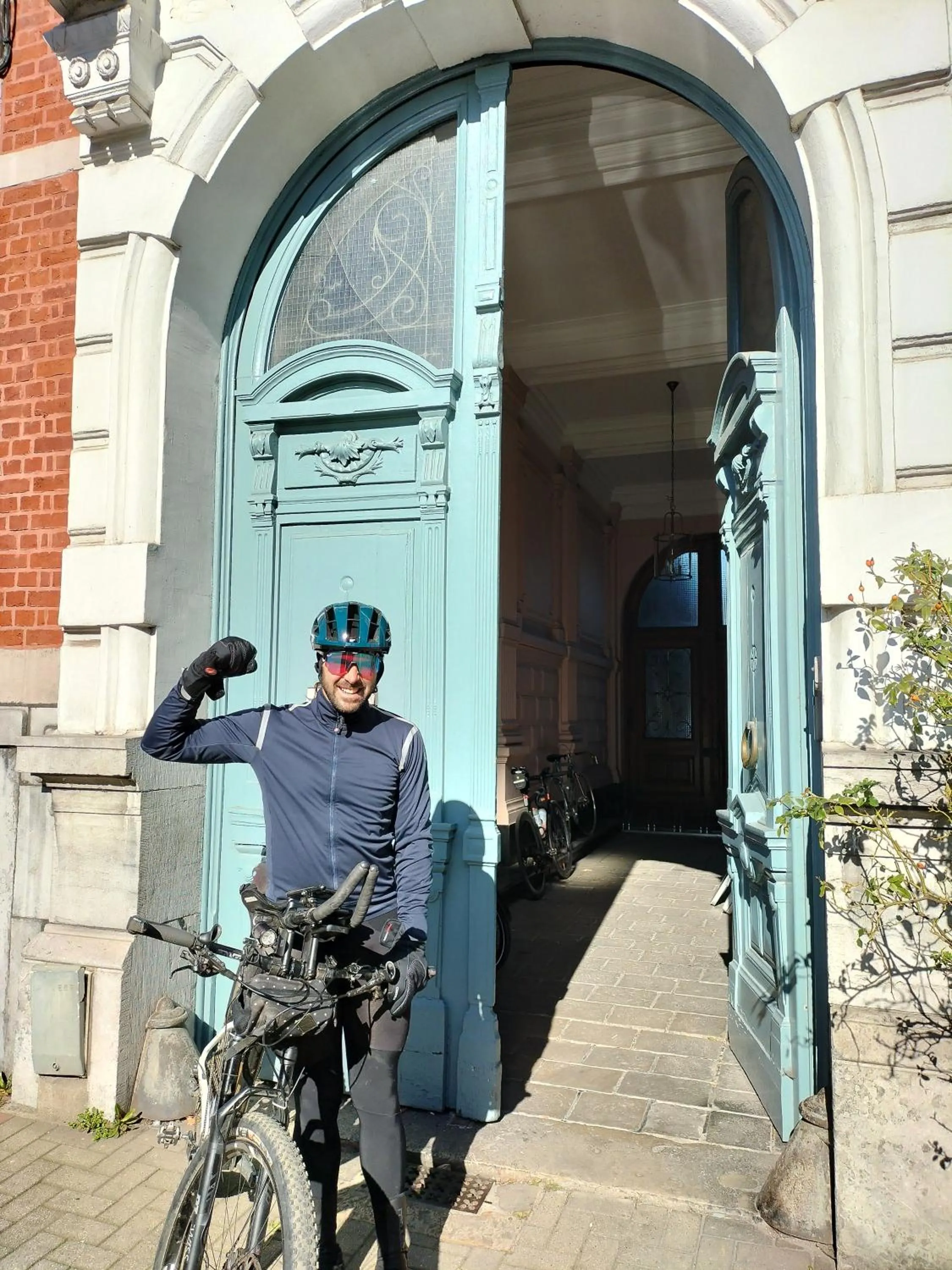 Cycling in La Maison Bleue de Roubaix