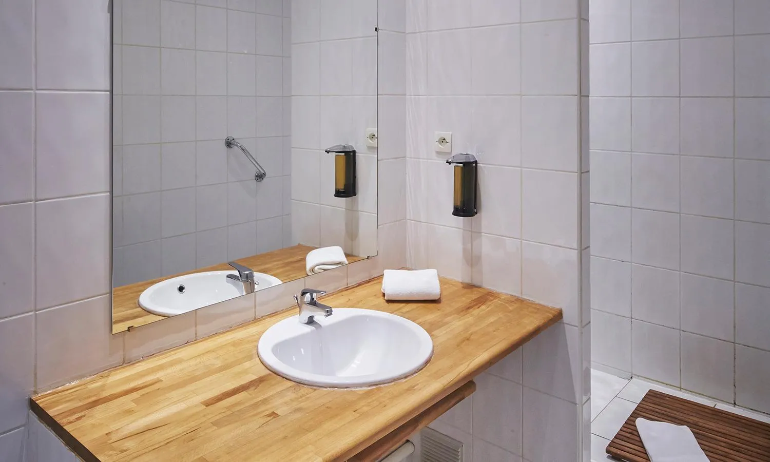 Bathroom in La Maison Bleue de Roubaix