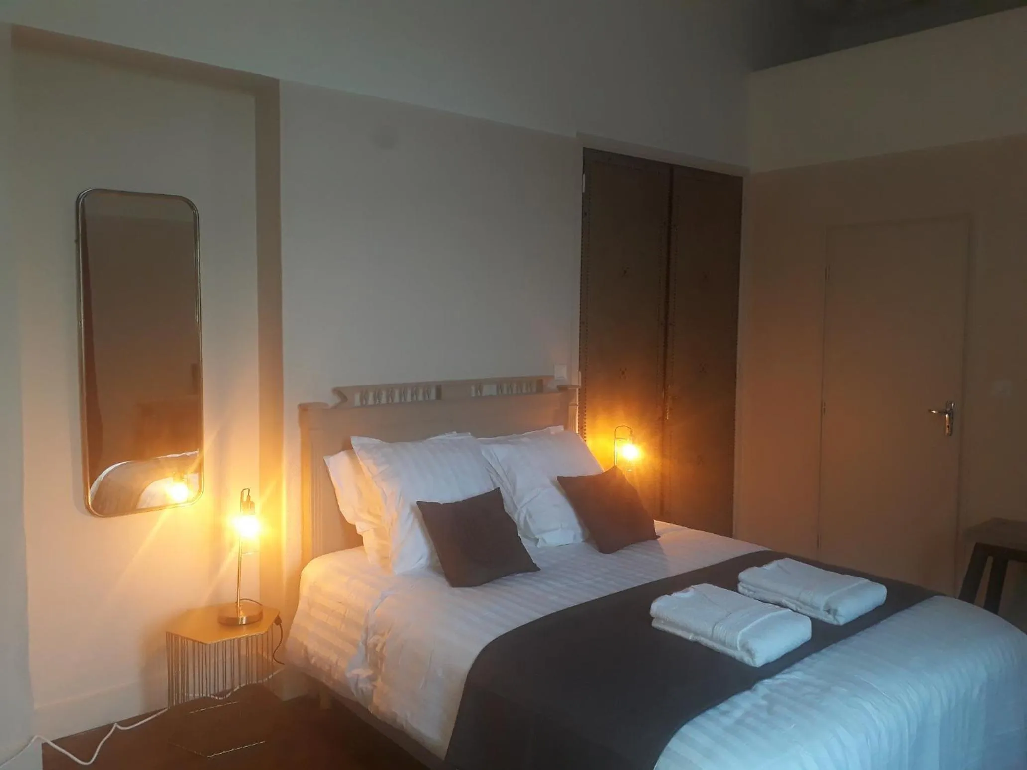 Photo of the whole room in La Maison Bleue de Roubaix